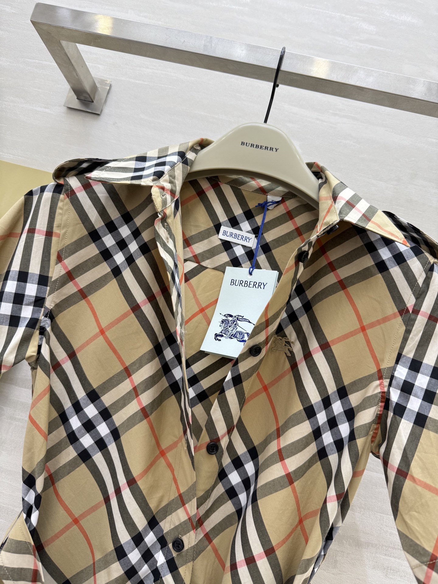 #Burberr♡²⁵新款对格纹斜格短袖翻领连衣裙 高品质定制 现货首发size：4/6/8/10/12