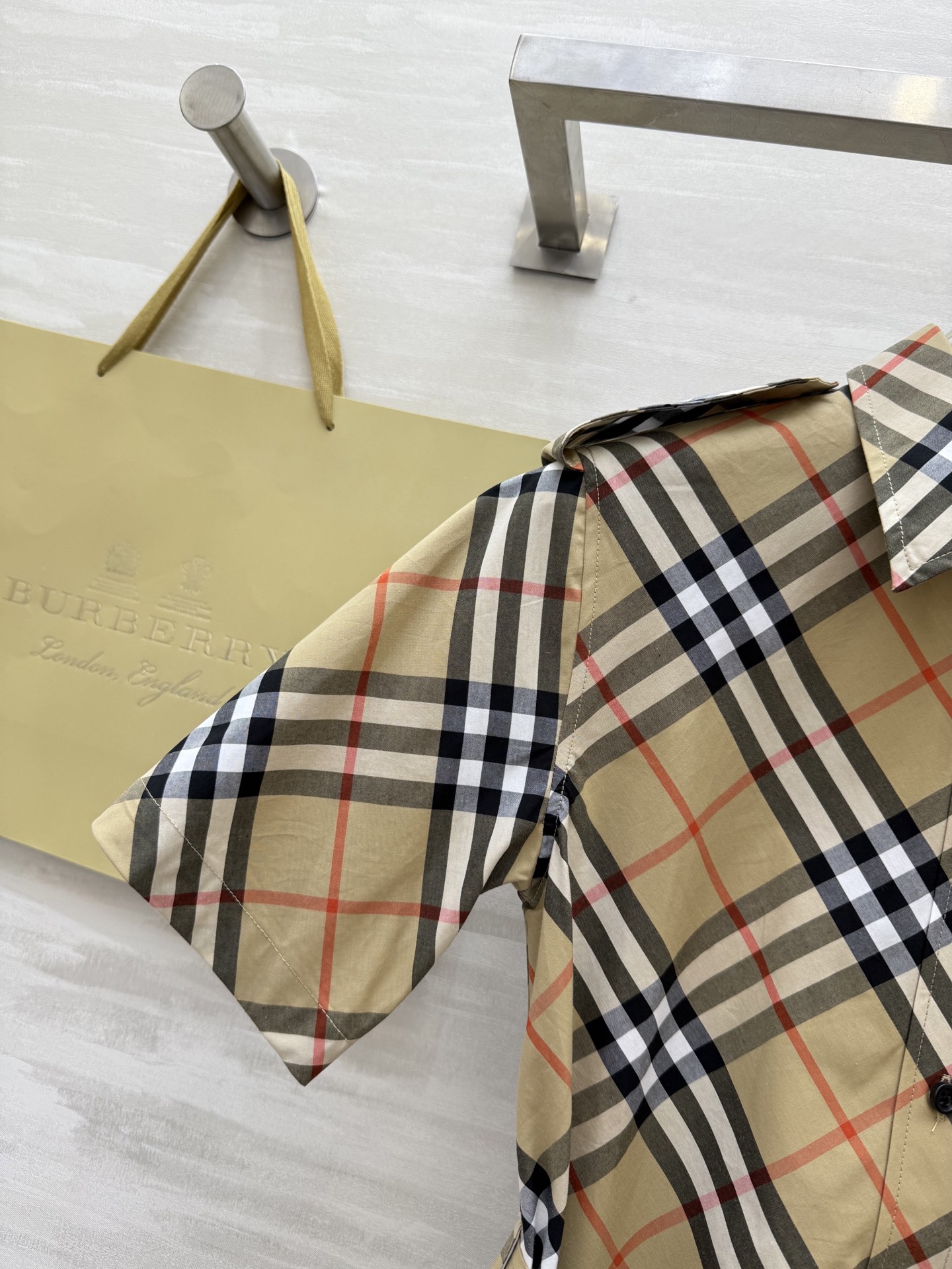 #Burberr♡²⁵新款对格纹斜格短袖翻领连衣裙 高品质定制 现货首发size：4/6/8/10/12