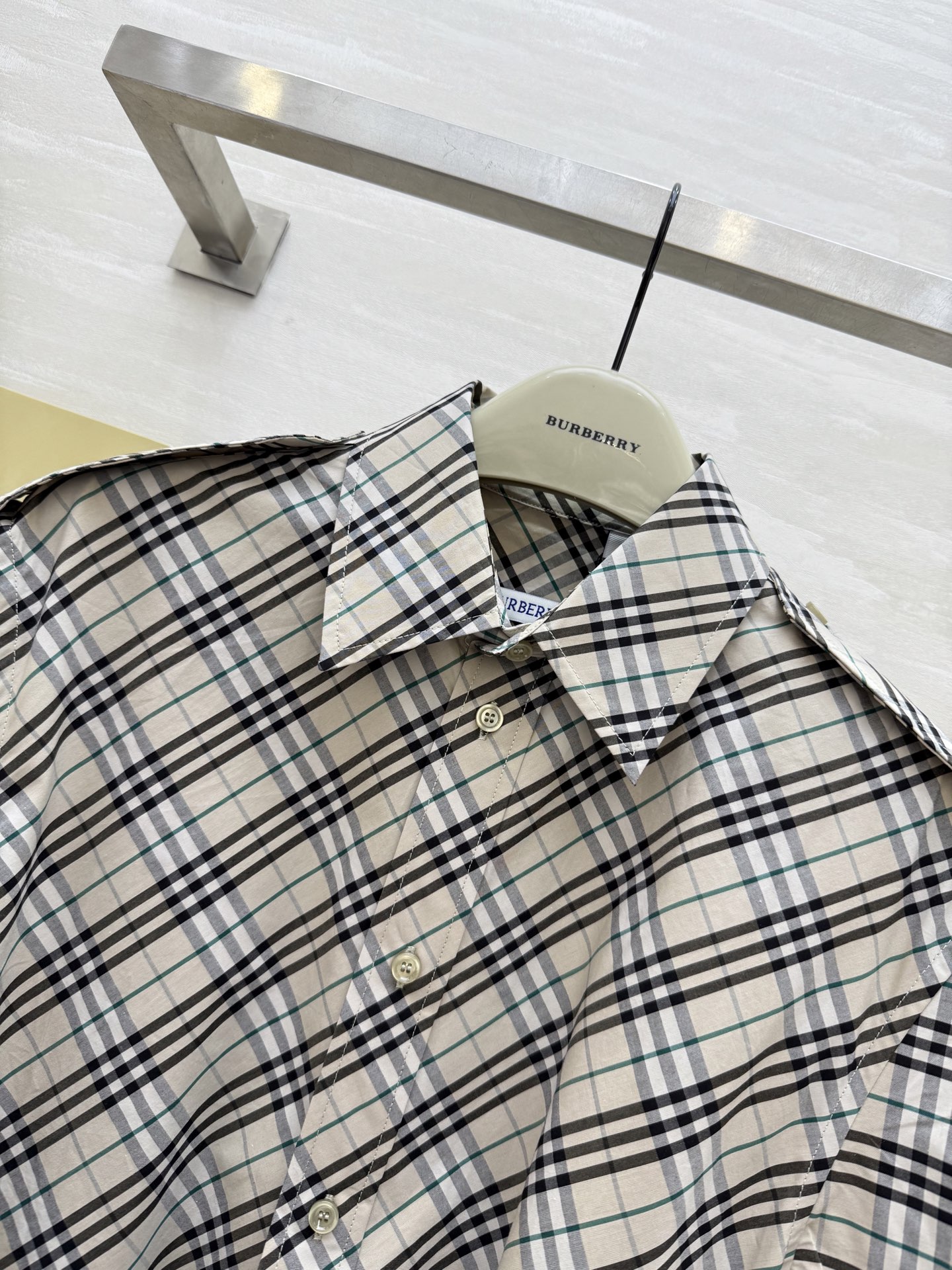 #Burberr♡²⁵新款对格纹斜格短袖翻领连衣裙 高品质定制 现货首发size：S/M/L/XL/XX