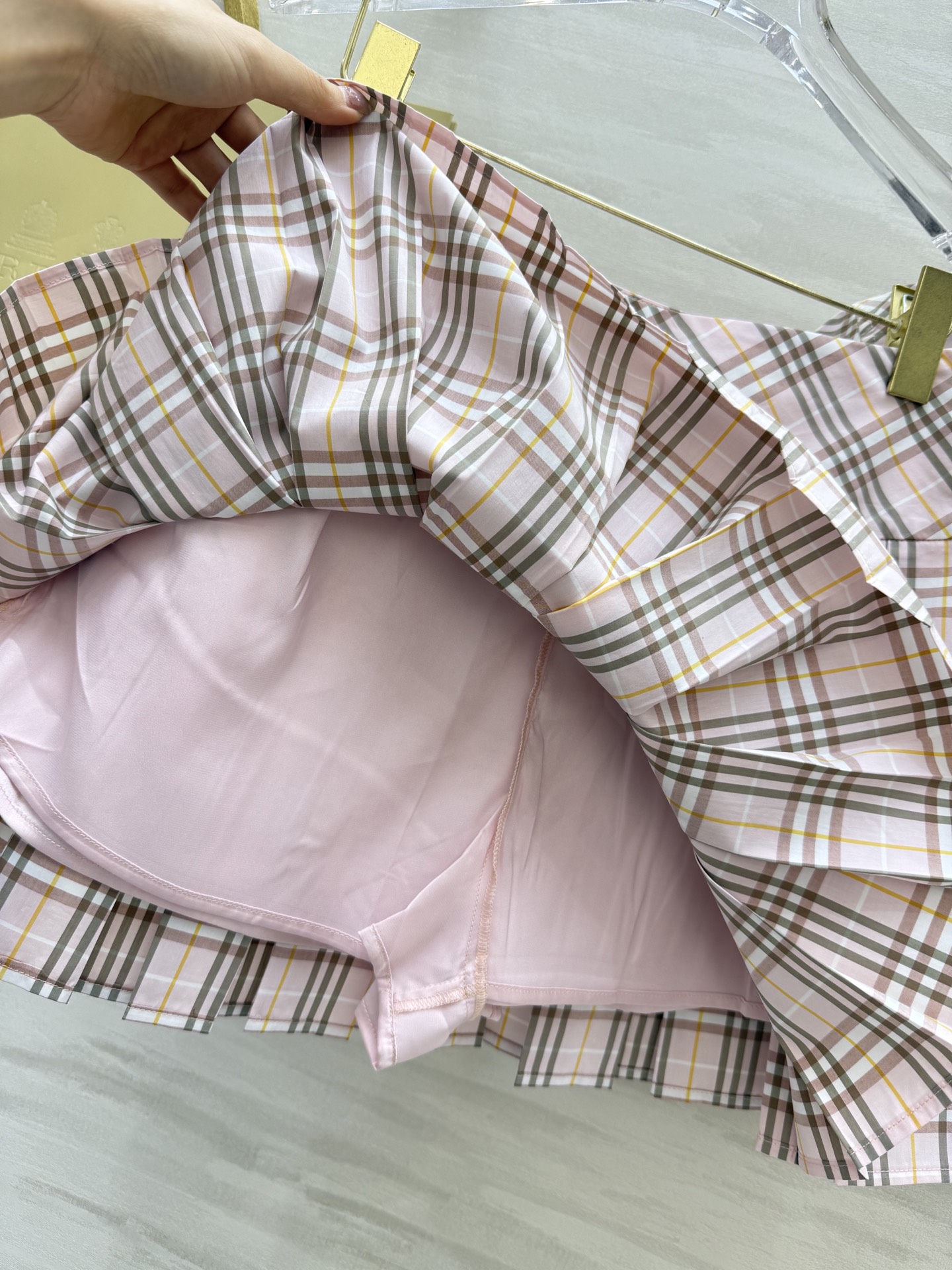 #Burberr♡²⁵新款复古粉色格纹套装 英伦学院风版型百搭不挑人 定位盾牌刺绣点缀 色织Vintag
