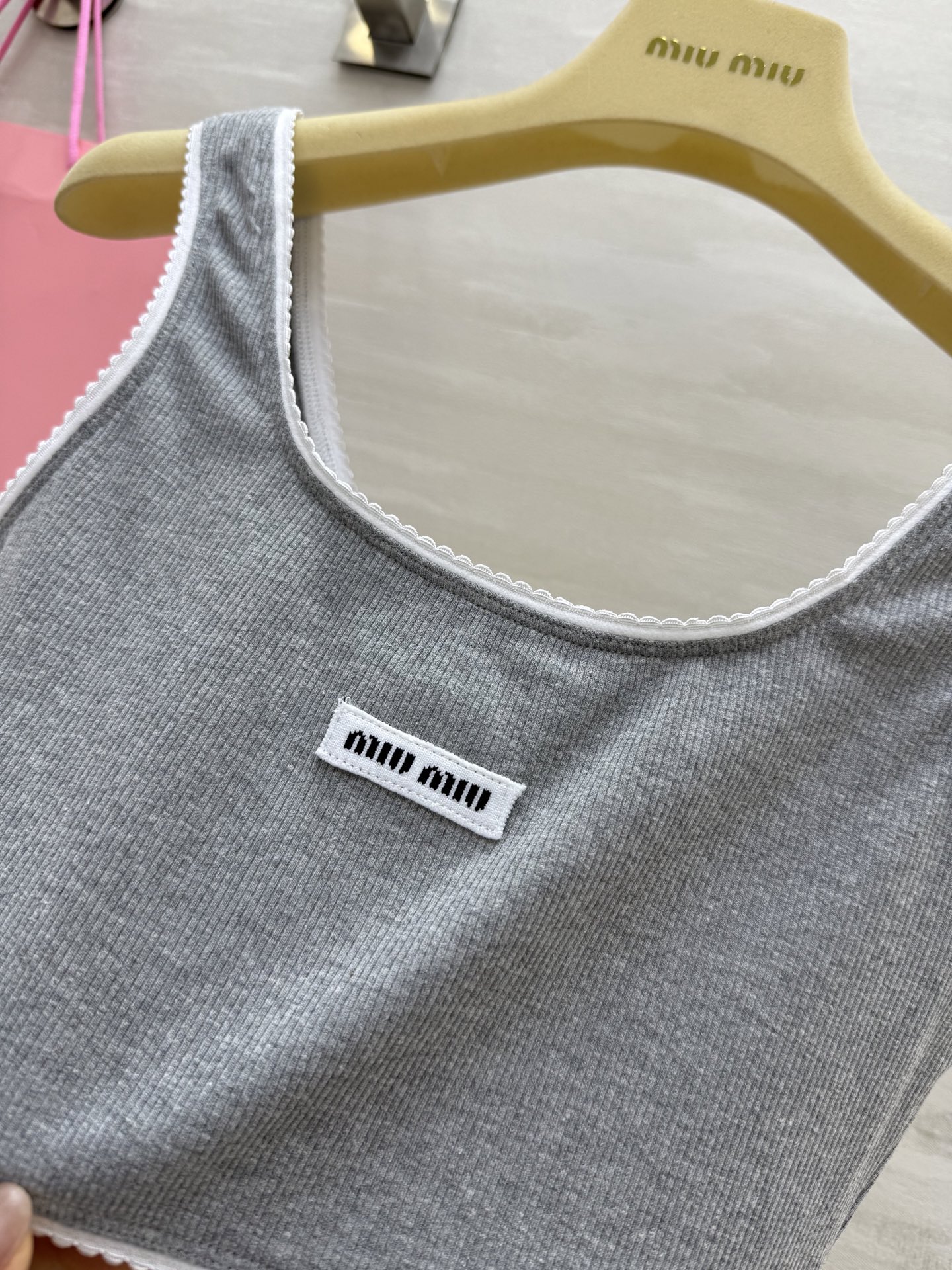 #Miumi♡²⁵新款 字母徽标运动内衣背心 高品质定制 现货首发size：S/M/L（）