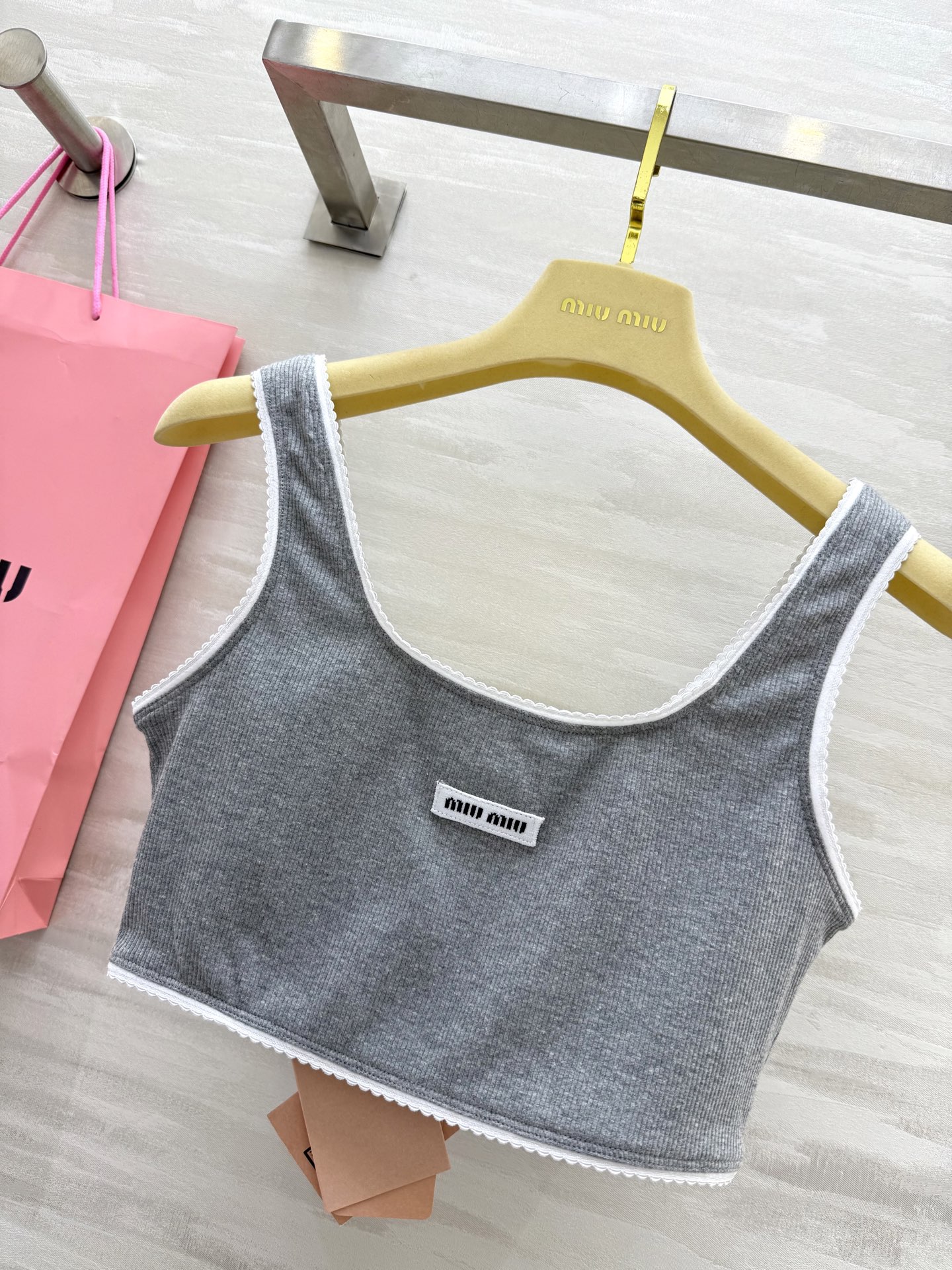 #Miumi♡²⁵新款 字母徽标运动内衣背心 高品质定制 现货首发size：S/M/L（）