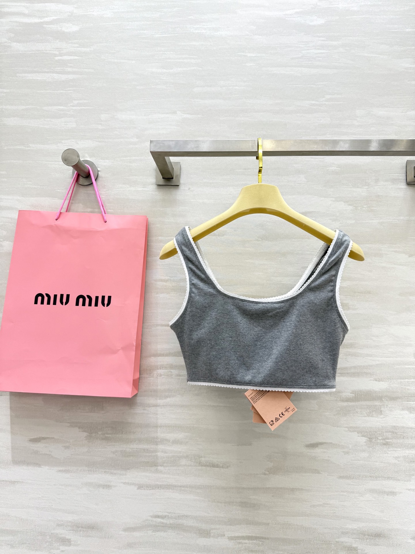 #Miumi♡²⁵新款 字母徽标运动内衣背心 高品质定制 现货首发size：S/M/L（）