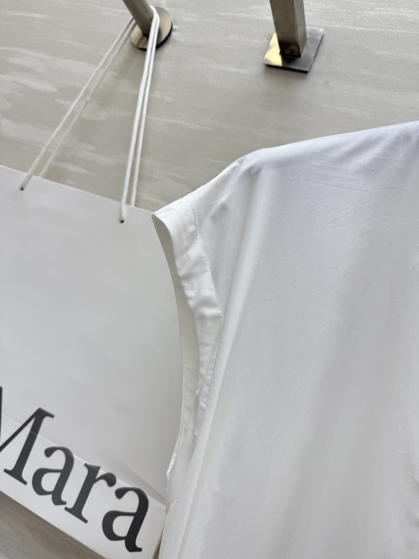 #Maxmar♡²⁵新款法式连衣裙 简约大方又不失时尚感 黑色腰带巧妙点缀 瞬间提升腰线上身真的巨显瘦 
