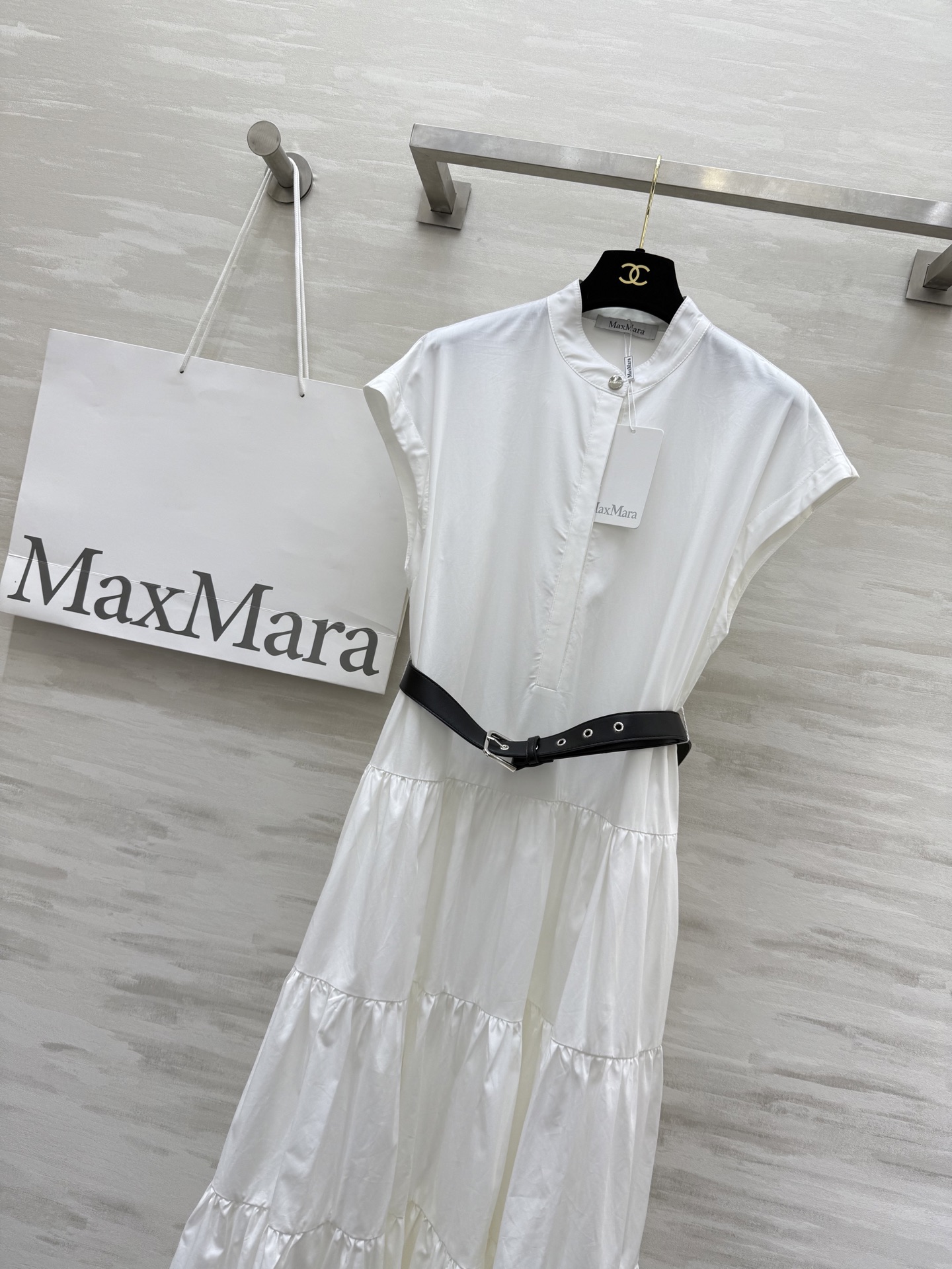 #Maxmar♡²⁵新款法式连衣裙 简约大方又不失时尚感 黑色腰带巧妙点缀 瞬间提升腰线上身真的巨显瘦 