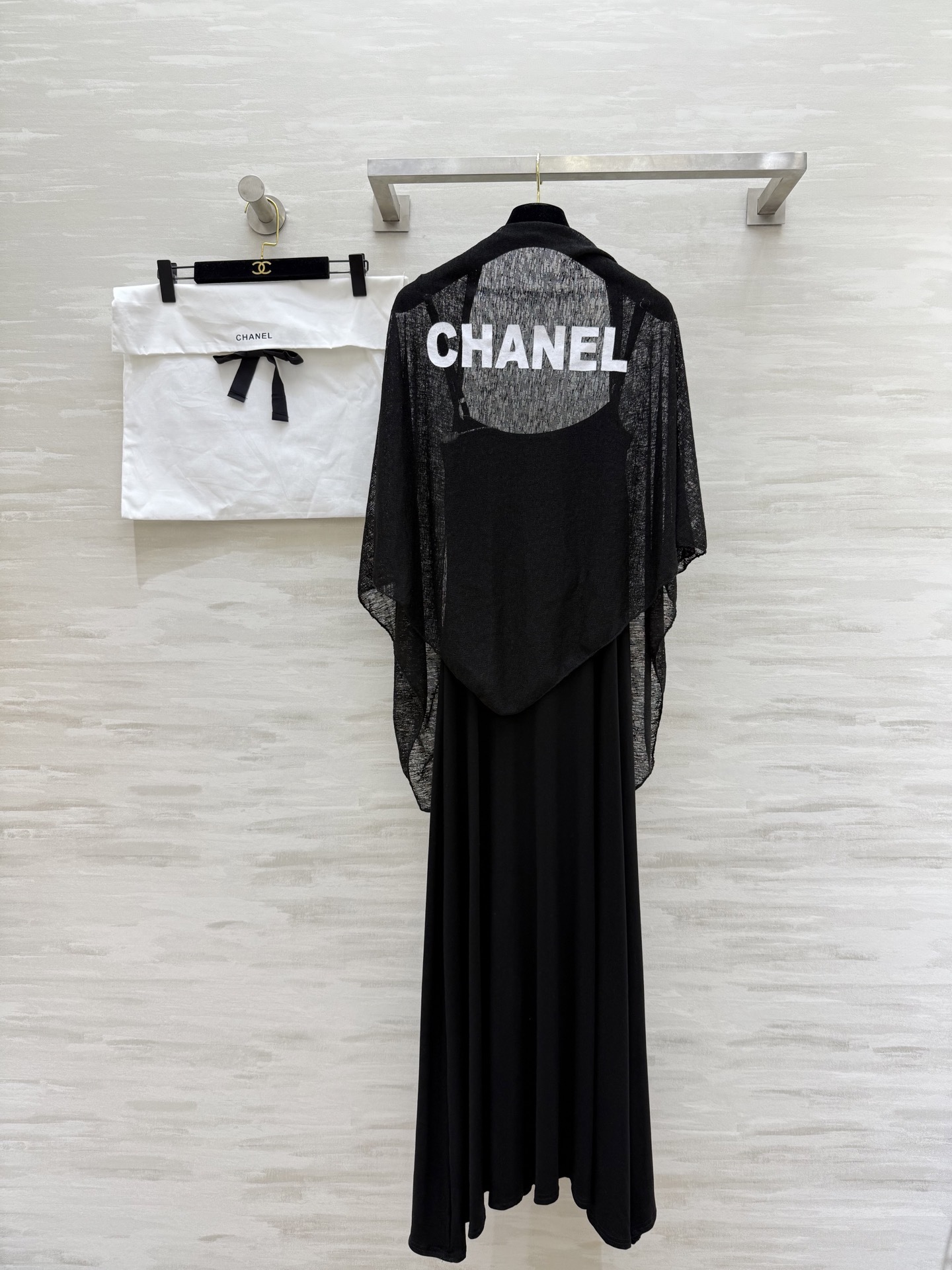 #Chane♡²⁵小香风 网纱披肩套装裙 吊带裙披肩两件套 真的太显瘦!黑色吊带很有气质!搭配网纱披肩高