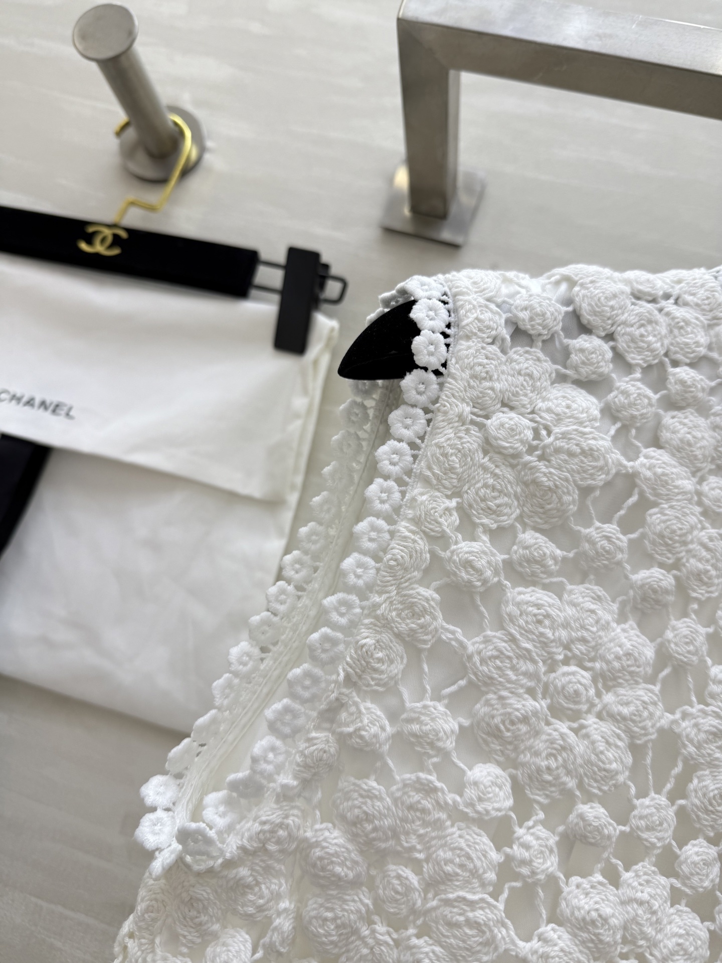 #Chane♡²⁵新款 复古重工钩花背心上衣 优雅复古的气质感 非常温柔的小单品 面料是重工钩花简洁好穿