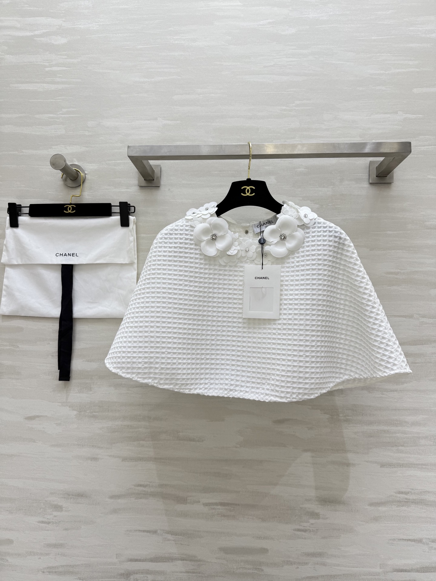 #Chane♡²⁵走秀同款 立体花朵装饰斗篷上衣定制格纹编织面料 重磅有分量 立体手工小花朵装饰 夏季度