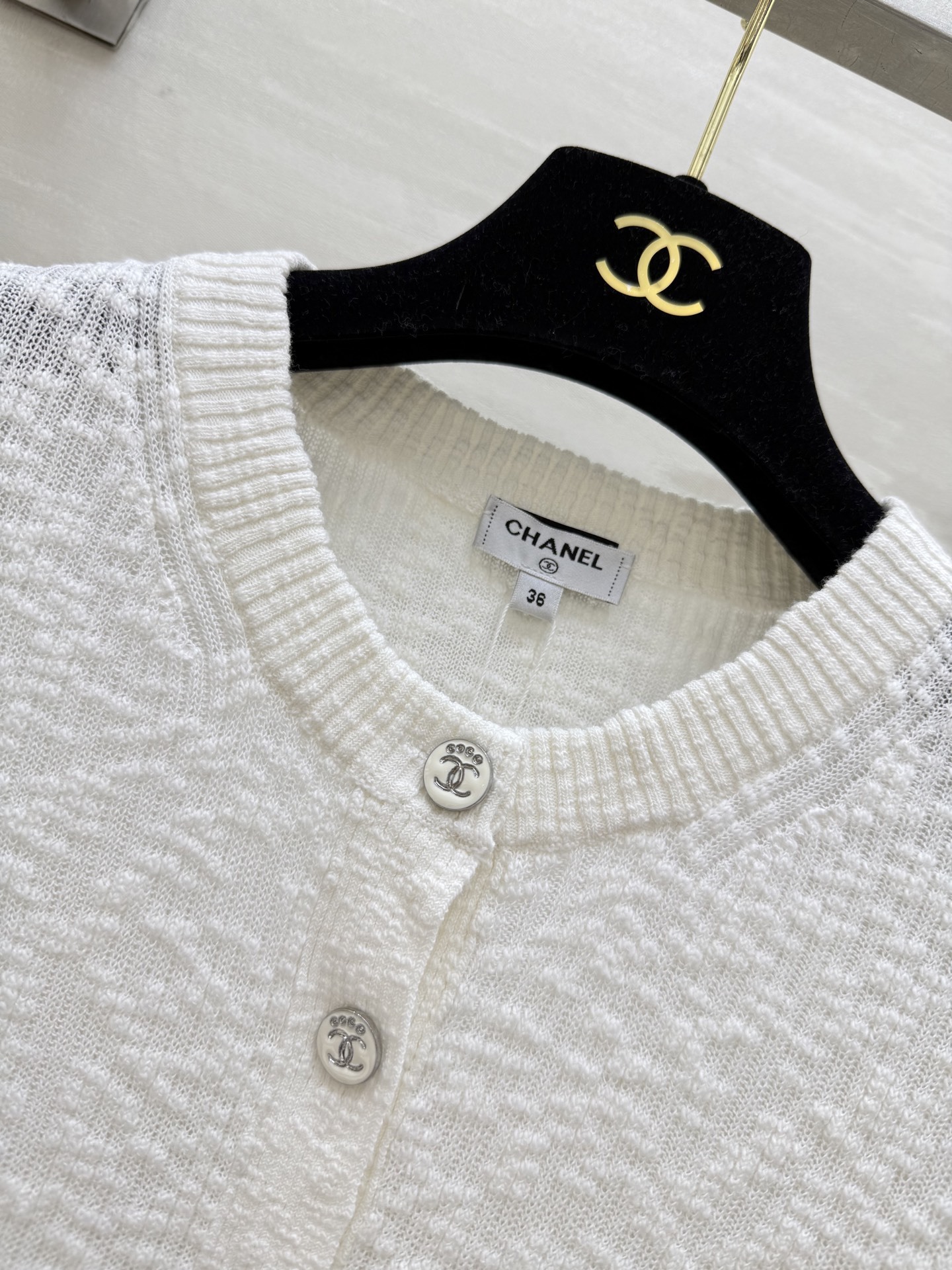 #Chane♡²⁵M Cocobeach棉纱薄开衫 简直是时尚圈的百搭宝藏 轻薄的棉纱材质 贴肤又透气