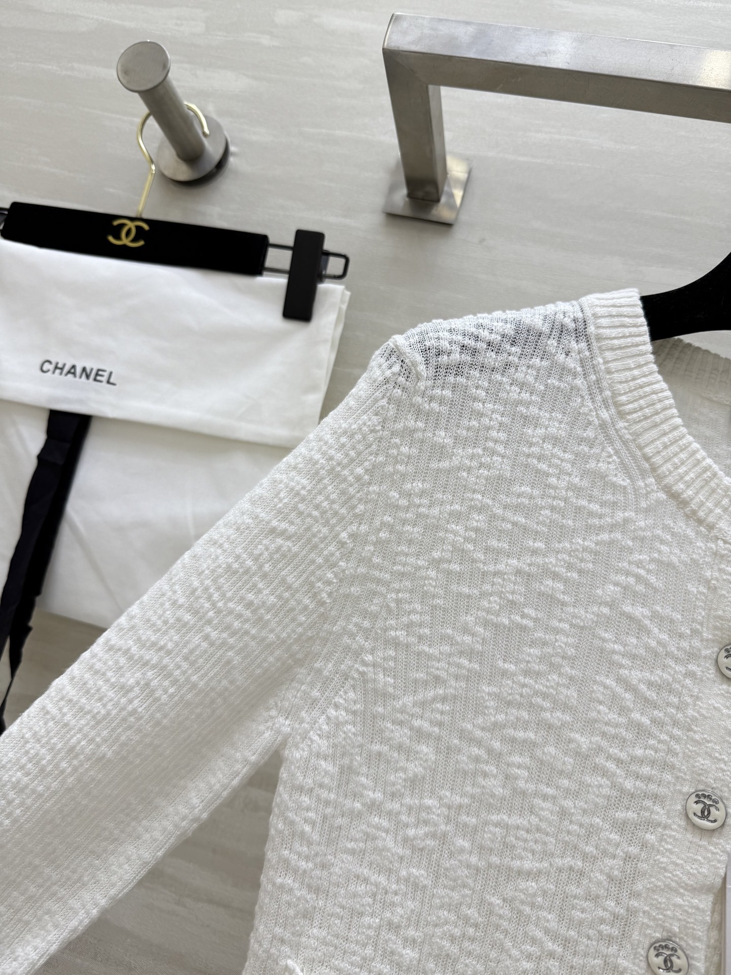 #Chane♡²⁵M Cocobeach棉纱薄开衫 简直是时尚圈的百搭宝藏 轻薄的棉纱材质 贴肤又透气