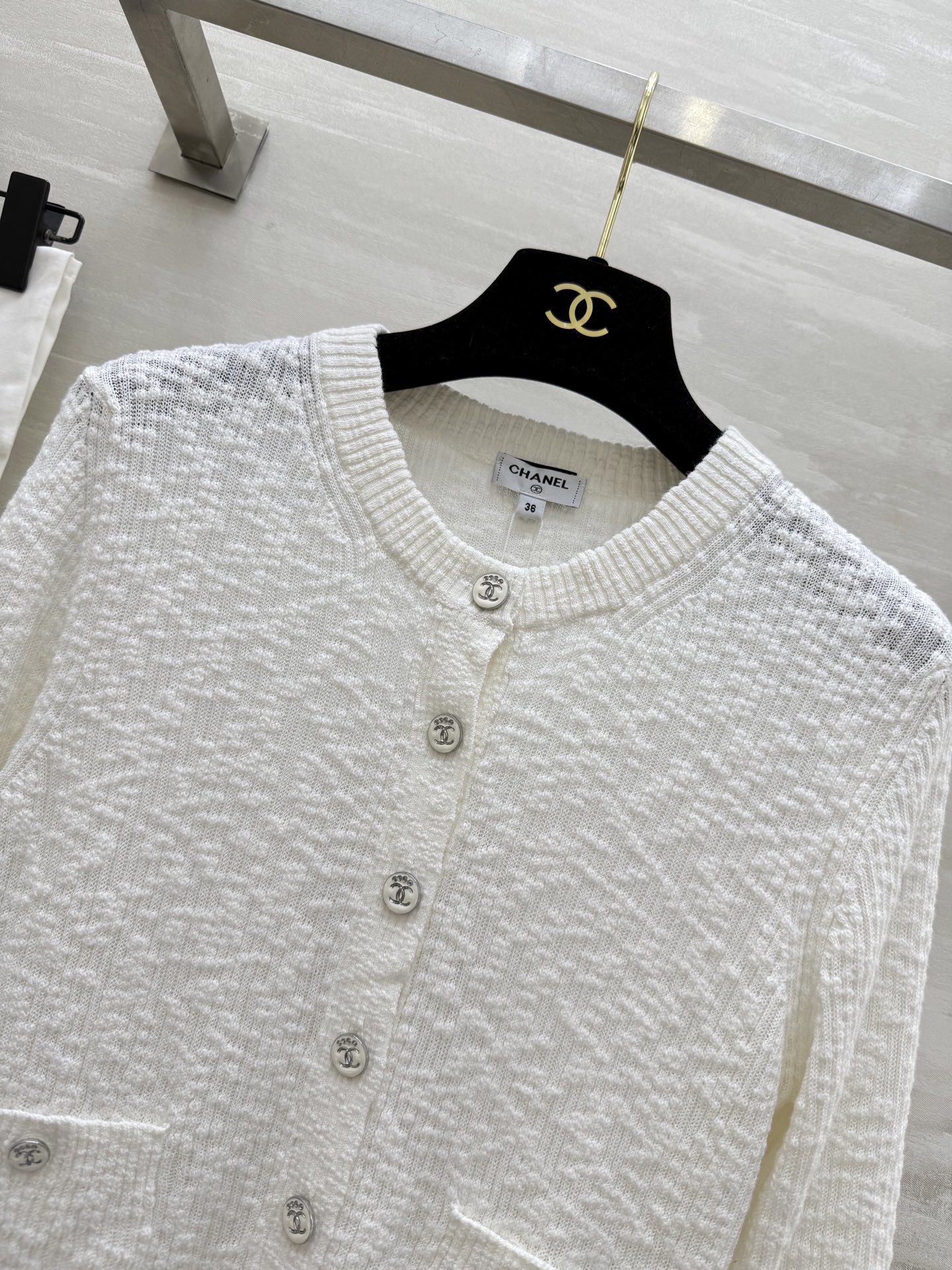 #Chane♡²⁵M Cocobeach棉纱薄开衫 简直是时尚圈的百搭宝藏 轻薄的棉纱材质 贴肤又透气