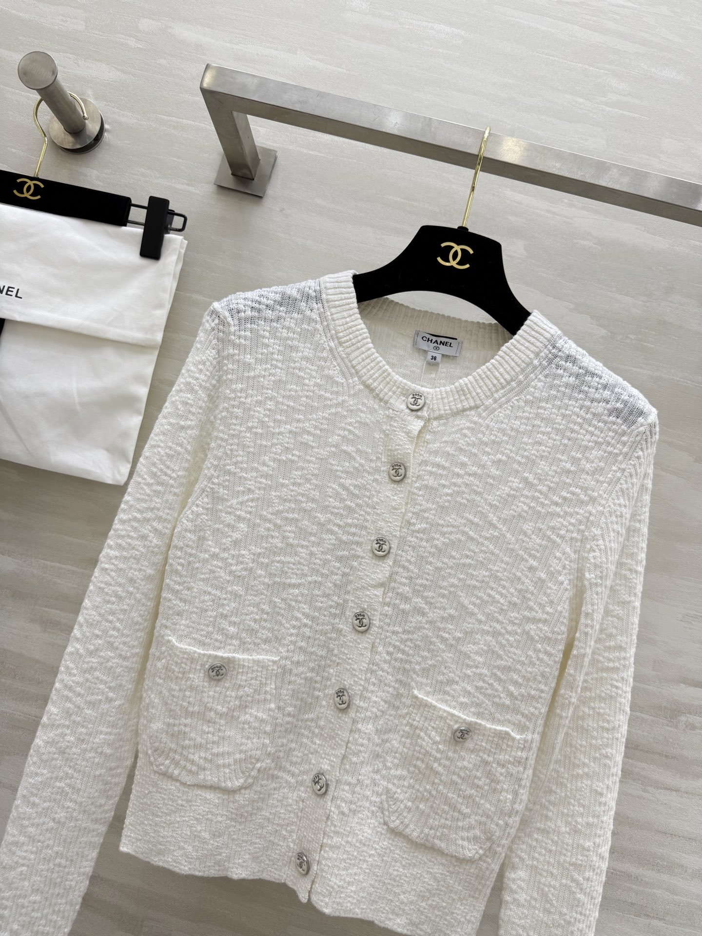 #Chane♡²⁵M Cocobeach棉纱薄开衫 简直是时尚圈的百搭宝藏 轻薄的棉纱材质 贴肤又透气