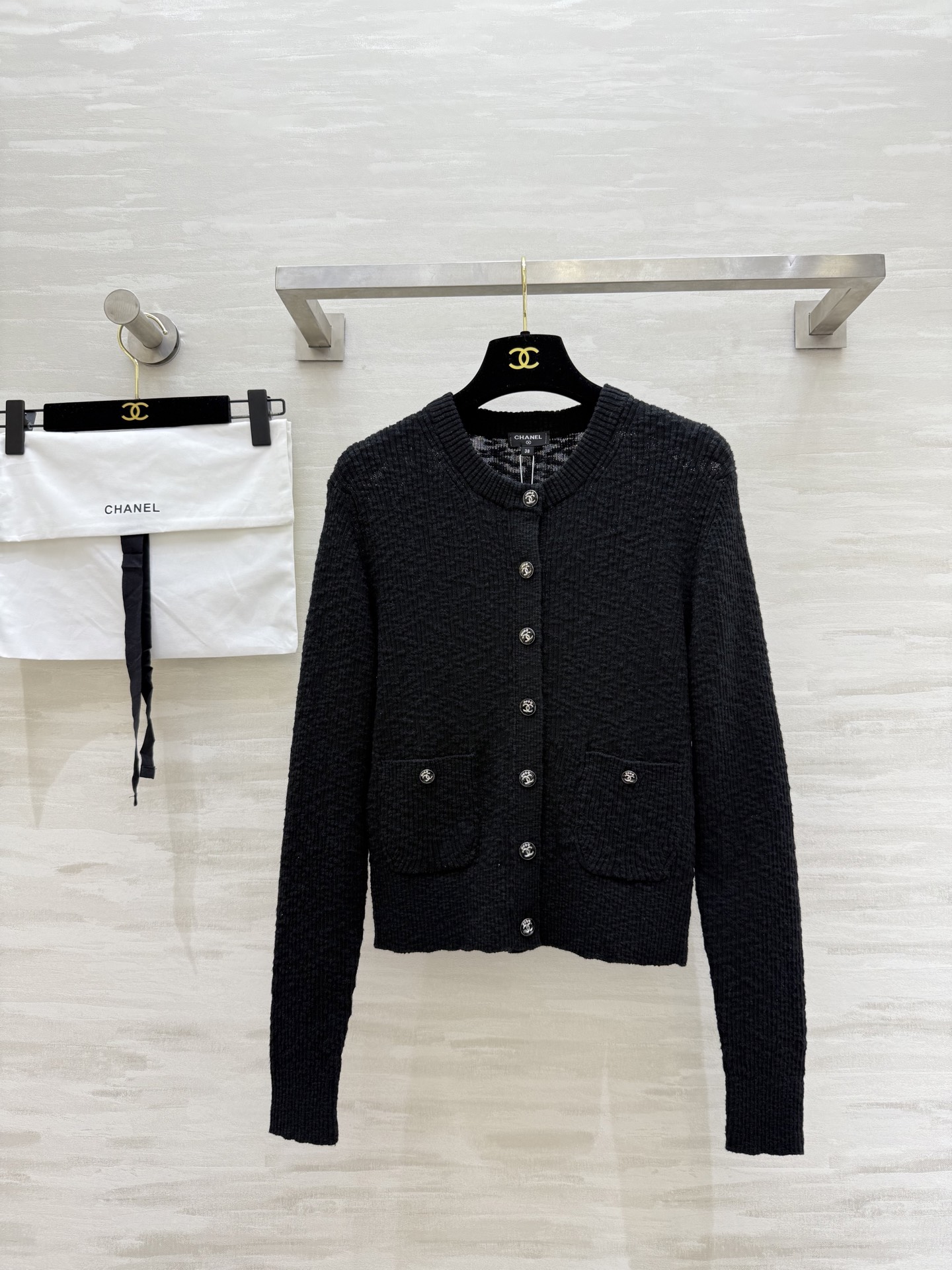 #Chane♡²⁵M Cocobeach棉纱薄开衫 简直是时尚圈的百搭宝藏 轻薄的棉纱材质 贴肤又透气 