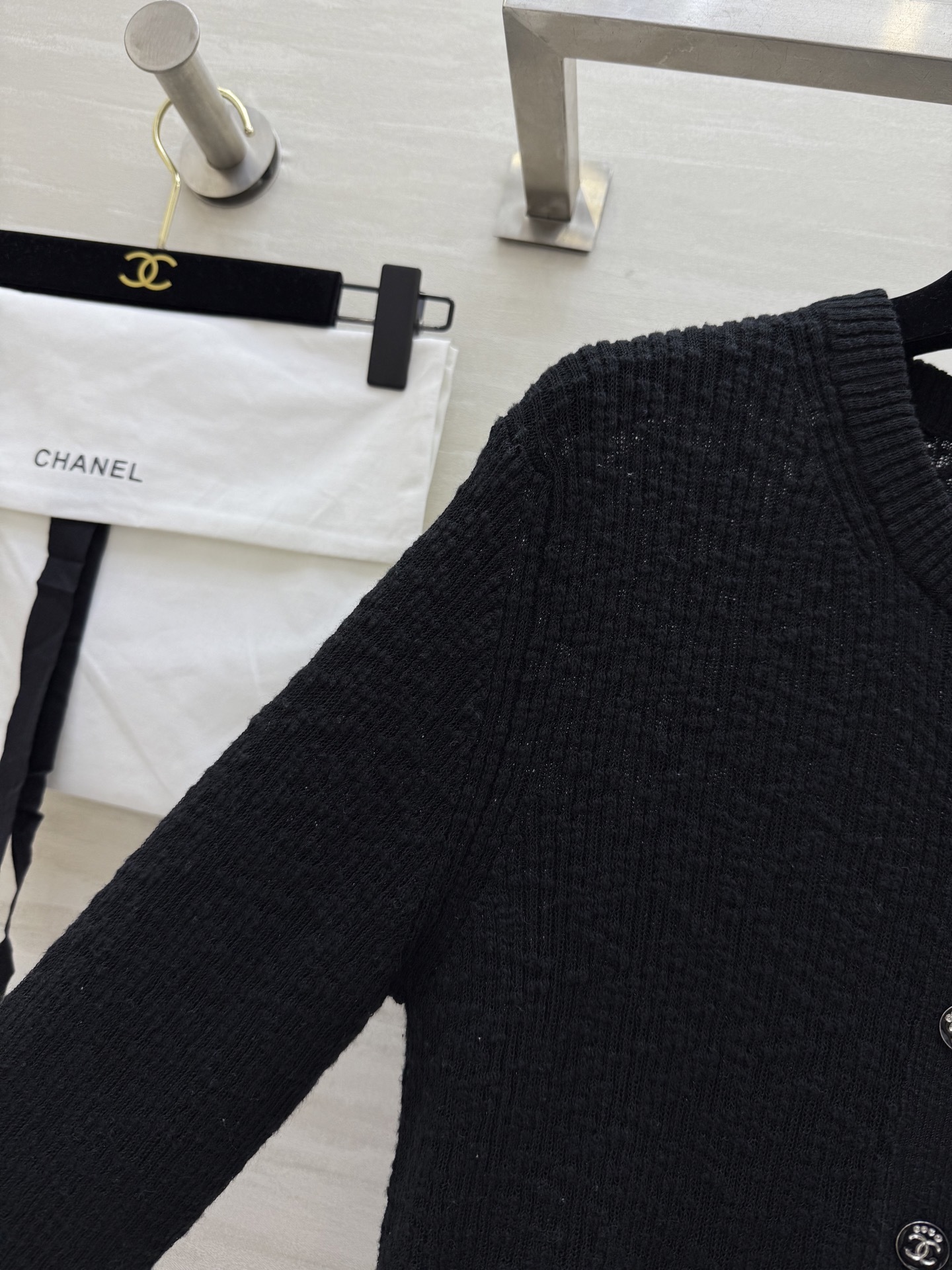 #Chane♡²⁵M Cocobeach棉纱薄开衫 简直是时尚圈的百搭宝藏 轻薄的棉纱材质 贴肤又透气