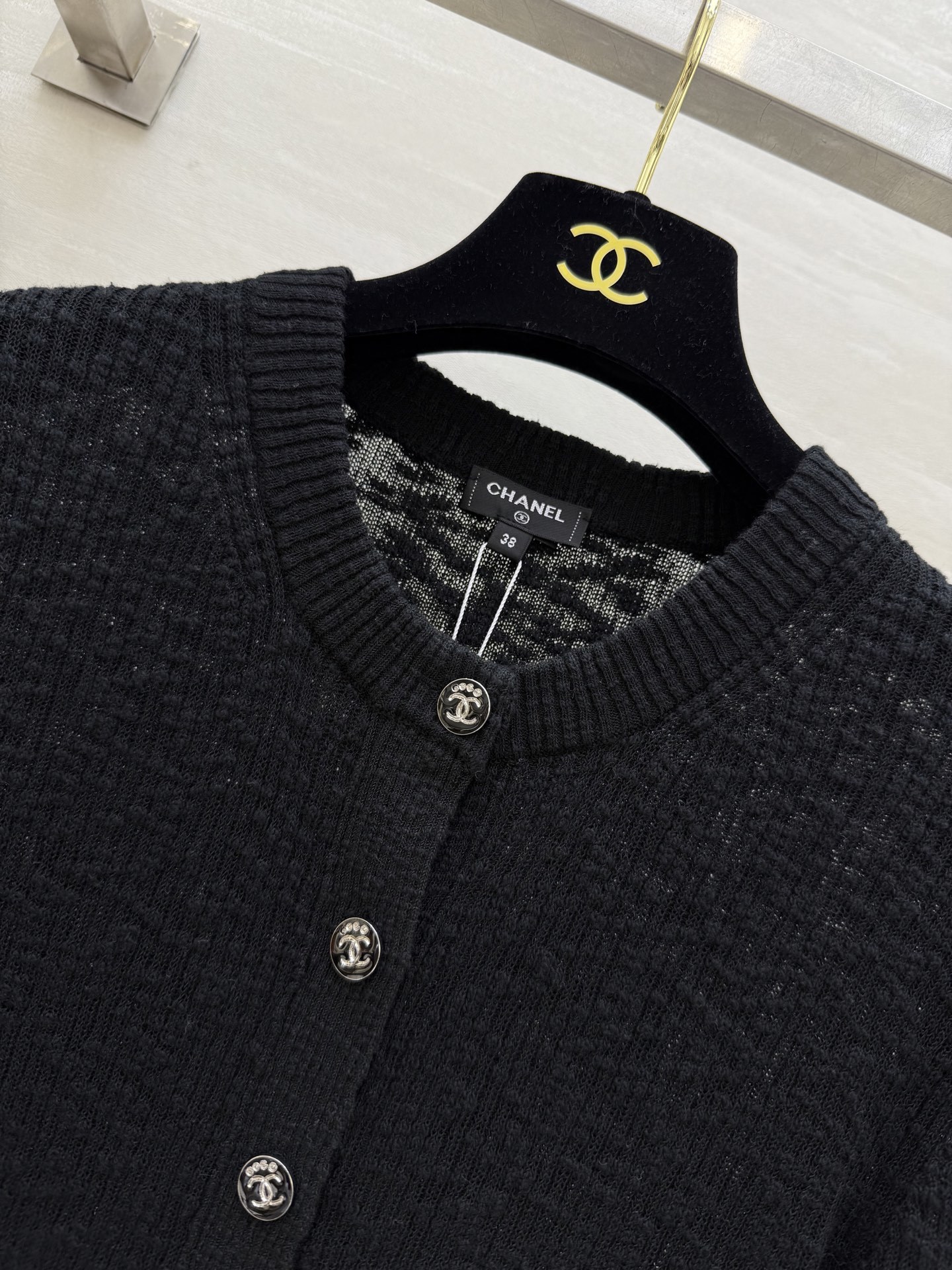 #Chane♡²⁵M Cocobeach棉纱薄开衫 简直是时尚圈的百搭宝藏 轻薄的棉纱材质 贴肤又透气