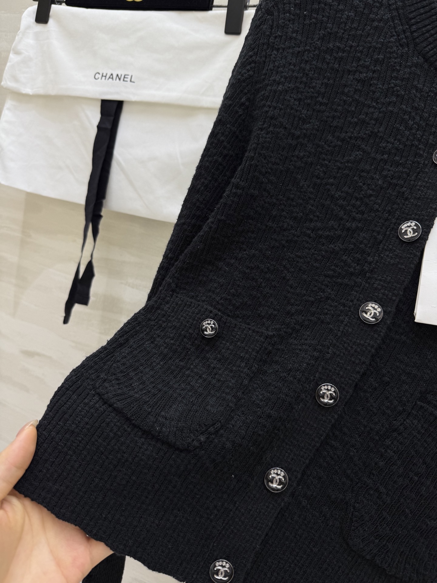 #Chane♡²⁵M Cocobeach棉纱薄开衫 简直是时尚圈的百搭宝藏 轻薄的棉纱材质 贴肤又透气