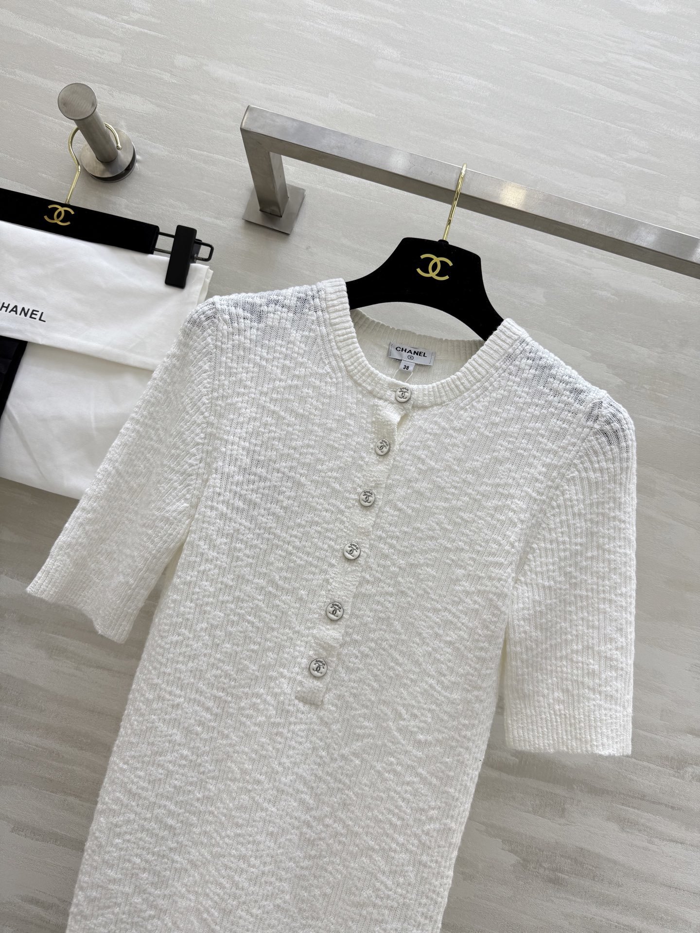 #Chane♡²⁵M Cocobeach棉纱短袖上衣 简直是时尚圈的百搭宝藏 轻薄的棉纱材质 贴肤又透气