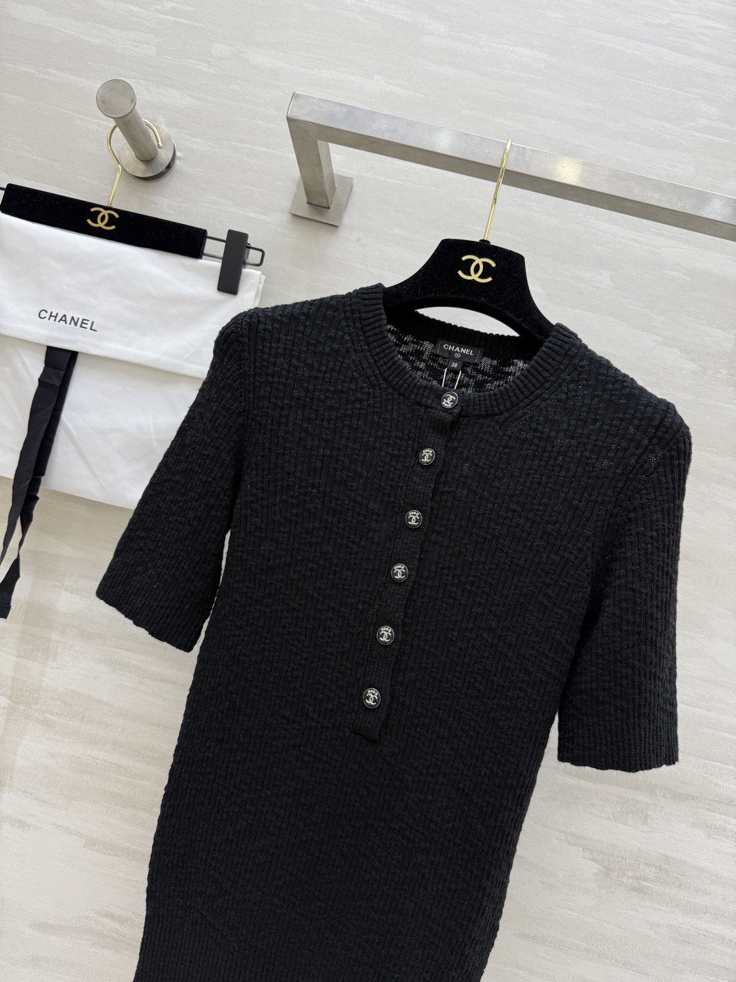 #Chane♡²⁵M Cocobeach棉纱短袖上衣 简直是时尚圈的百搭宝藏 轻薄的棉纱材质 贴肤又透气