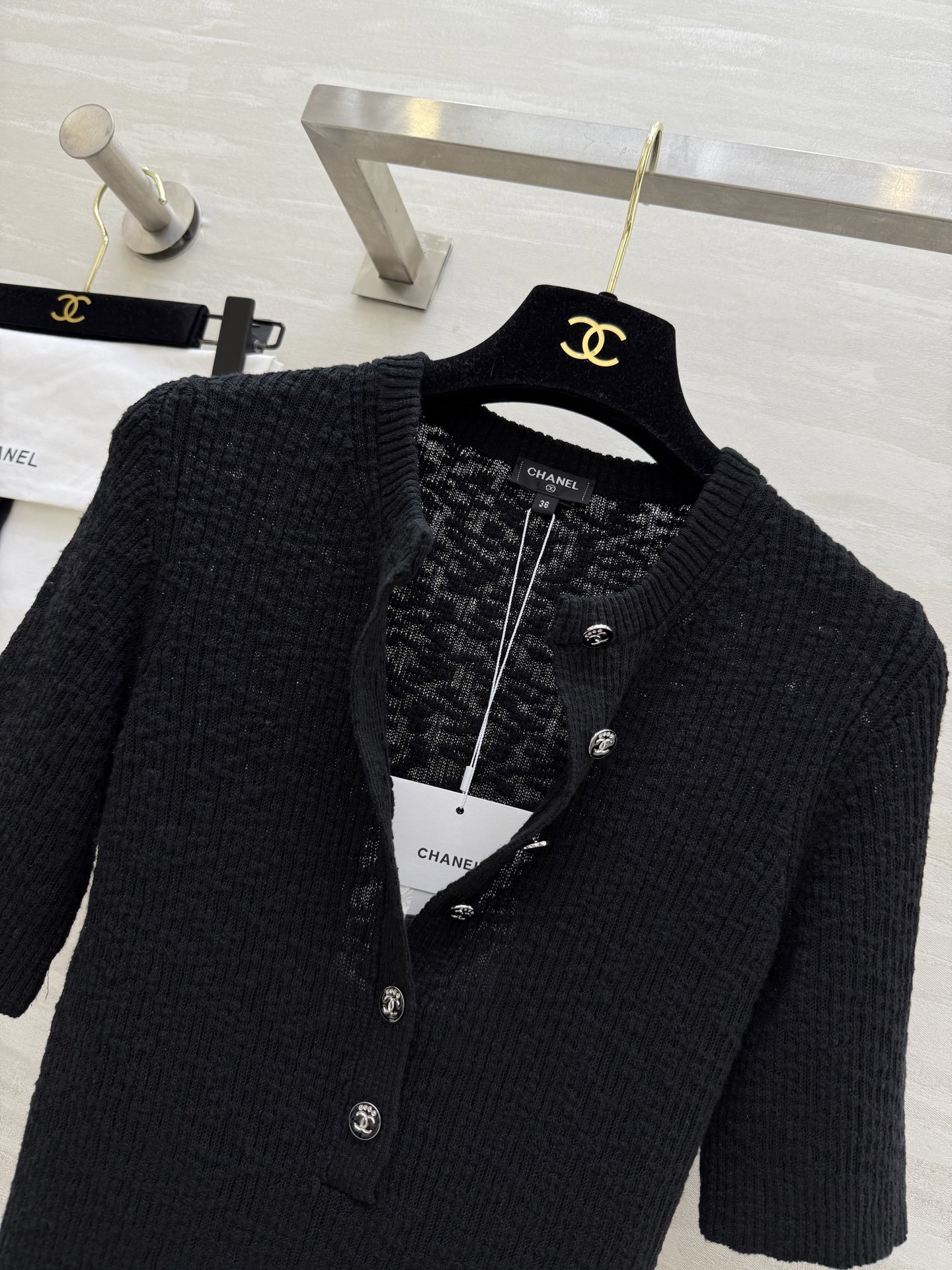 #Chane♡²⁵M Cocobeach棉纱短袖上衣 简直是时尚圈的百搭宝藏 轻薄的棉纱材质 贴肤又透气