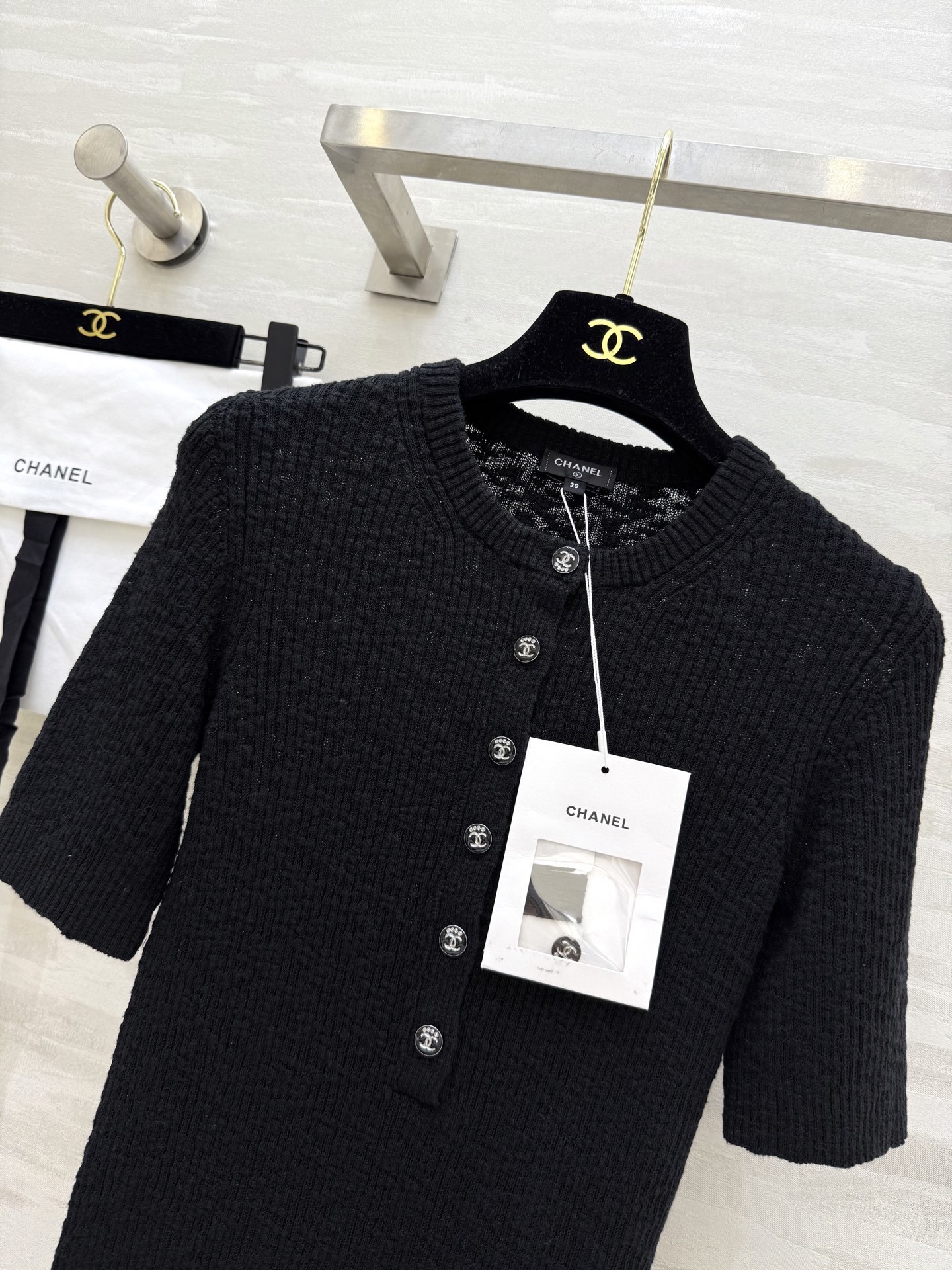 #Chane♡²⁵M Cocobeach棉纱短袖上衣 简直是时尚圈的百搭宝藏 轻薄的棉纱材质 贴肤又透气