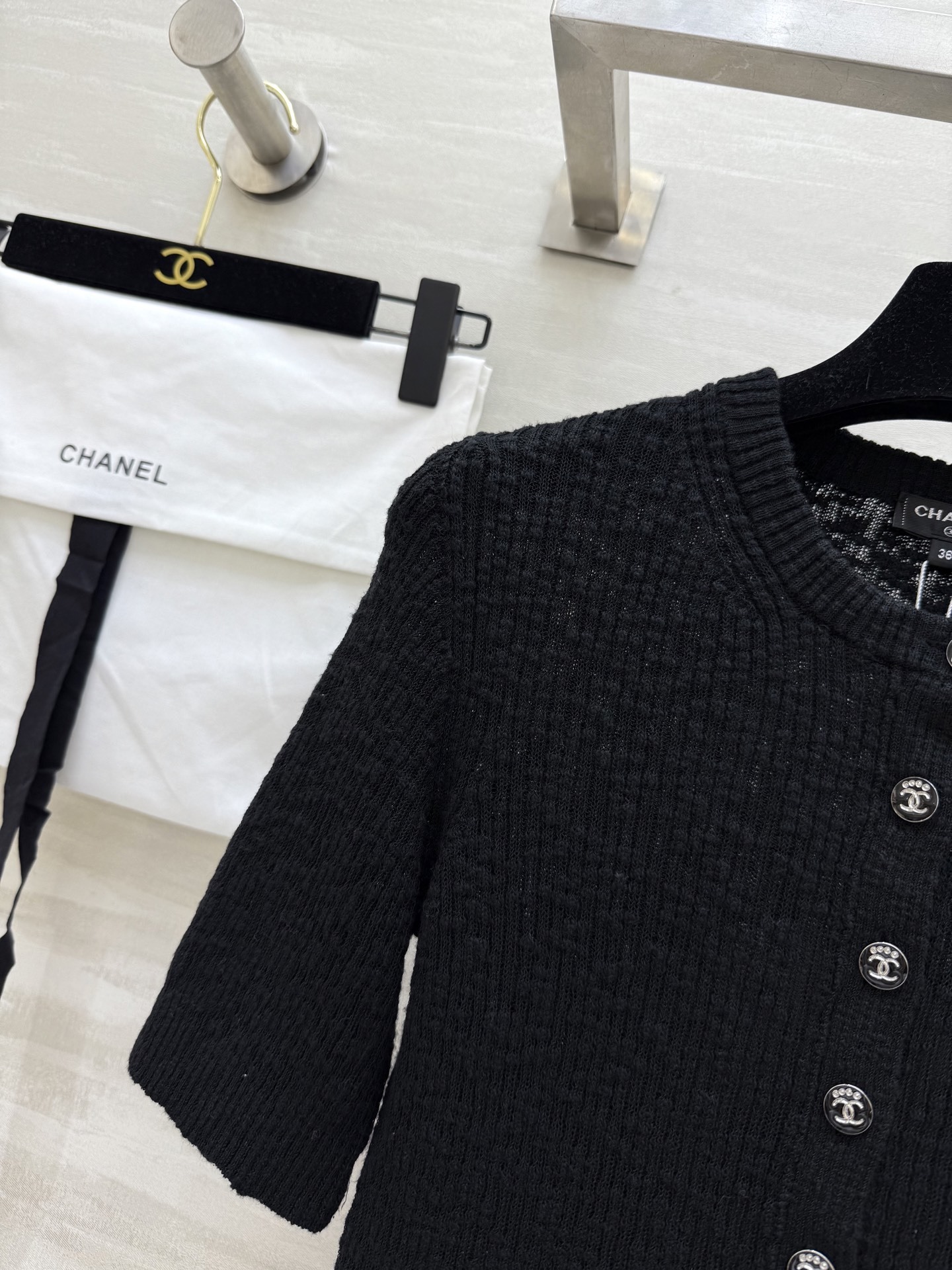 #Chane♡²⁵M Cocobeach棉纱短袖上衣 简直是时尚圈的百搭宝藏 轻薄的棉纱材质 贴肤又透气