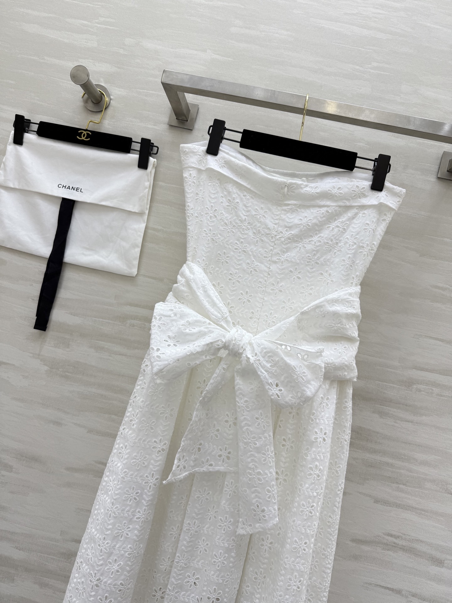 #Chane♡²⁵新款 度假风抹胸连衣裙 超级重工款 定制刺绣水溶花面料 花型需要对版定制 上身仙气十足