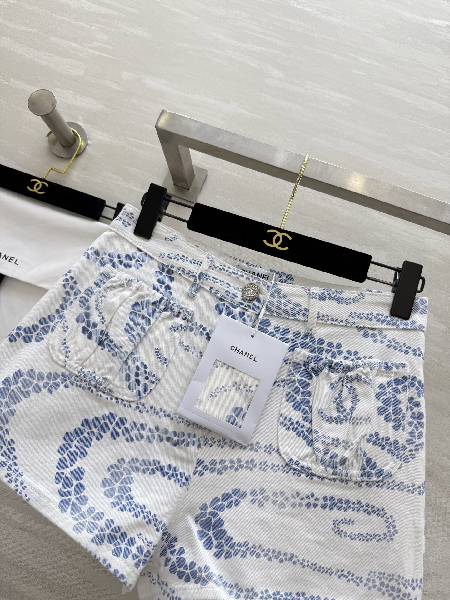 #Chane♡²⁵M沙滩系列 印花丹宁牛仔短裤 高品质定制 现货首发size:36/38/40()