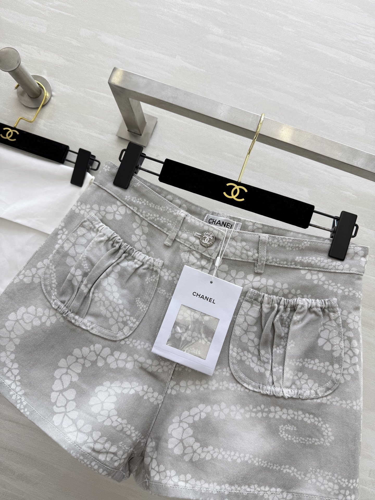 #Chane♡²⁵M沙滩系列 印花丹宁牛仔短裤 高品质定制 现货首发size:36/38/40()