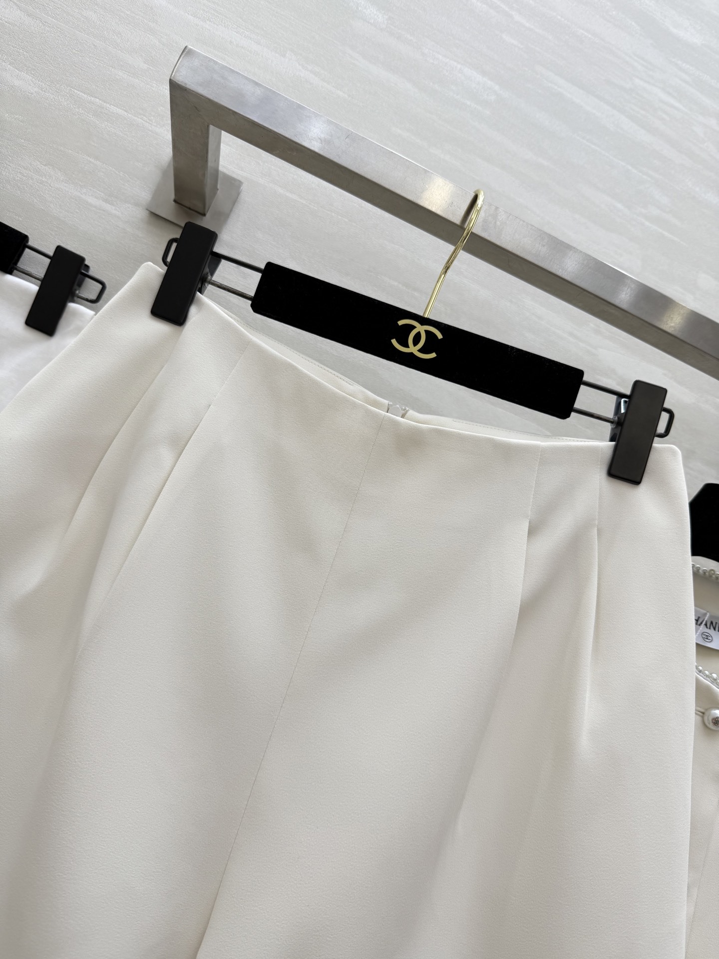 #Chane♡²⁵新款 法式宫廷风珍珠扣马甲套装 水钻珍珠扣装饰高级精致 一套上身妥妥的高级气质感 小个