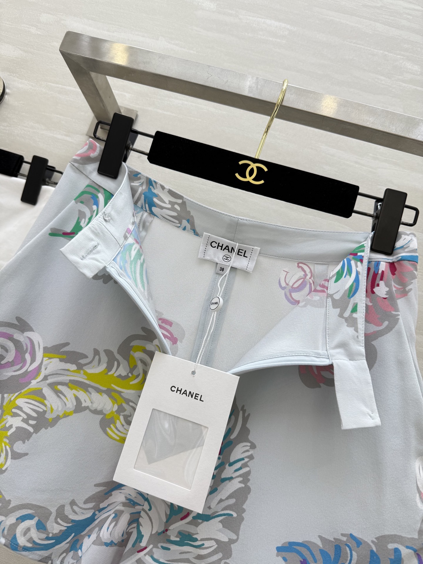 #Chane♡²⁵s印花短裤 定制面料轻盈  100%桑蚕丝  原版开发定制 高品质现货首发size:3