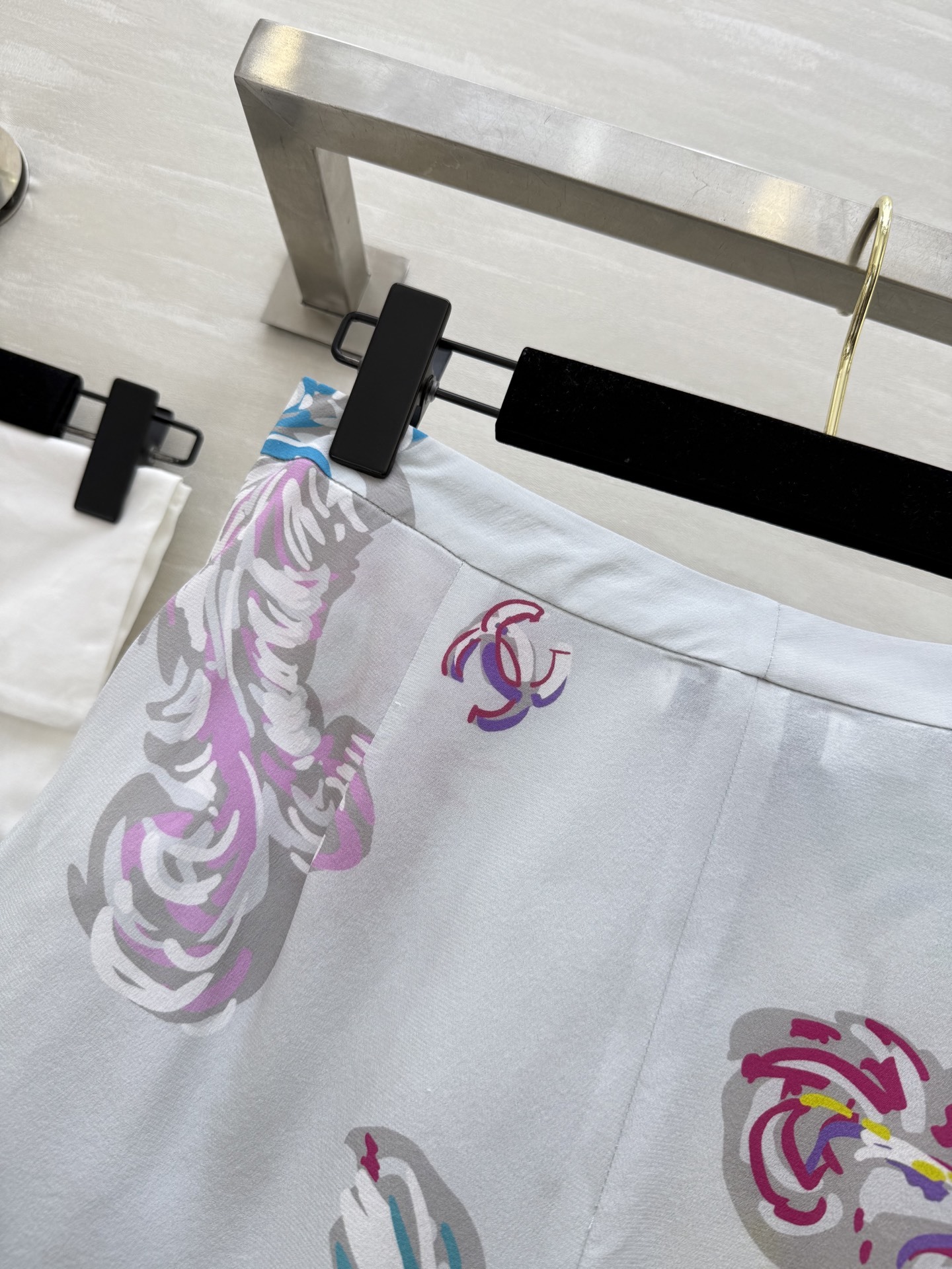 #Chane♡²⁵s印花短裤 定制面料轻盈  100%桑蚕丝  原版开发定制 高品质现货首发size:3