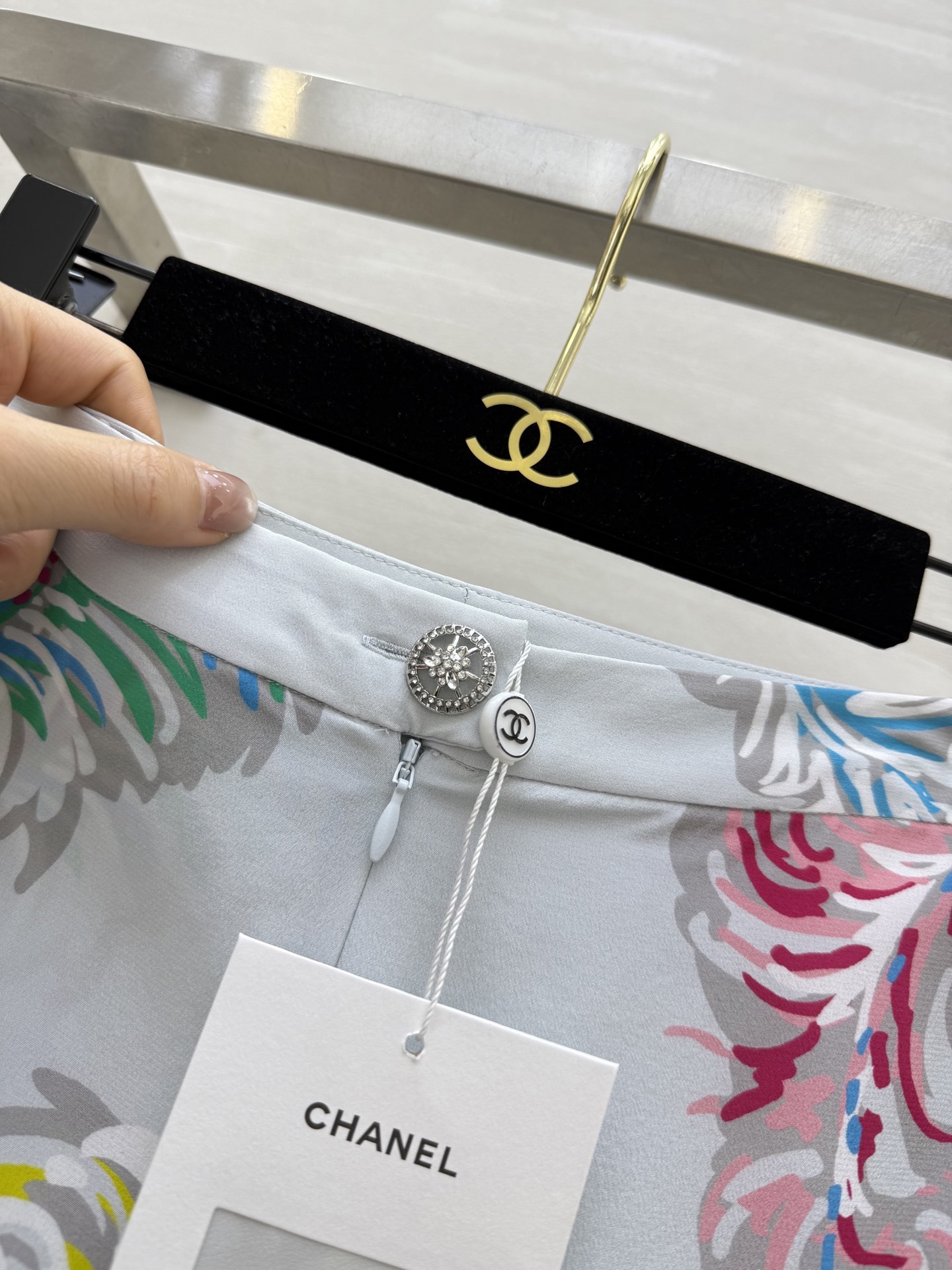 #Chane♡²⁵s印花短裤 定制面料轻盈  100%桑蚕丝  原版开发定制 高品质现货首发size:3