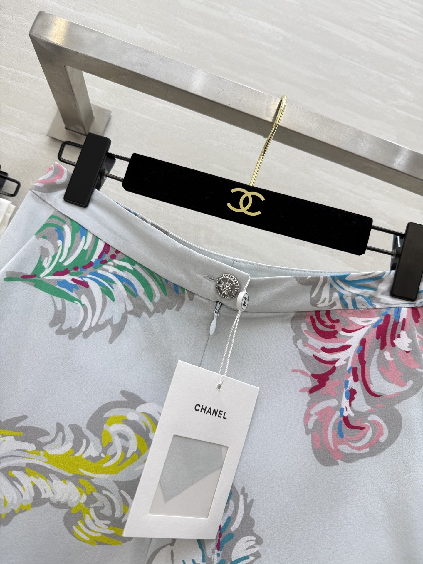 #Chane♡²⁵s印花短裤 定制面料轻盈  100%桑蚕丝  原版开发定制 高品质现货首发size:3