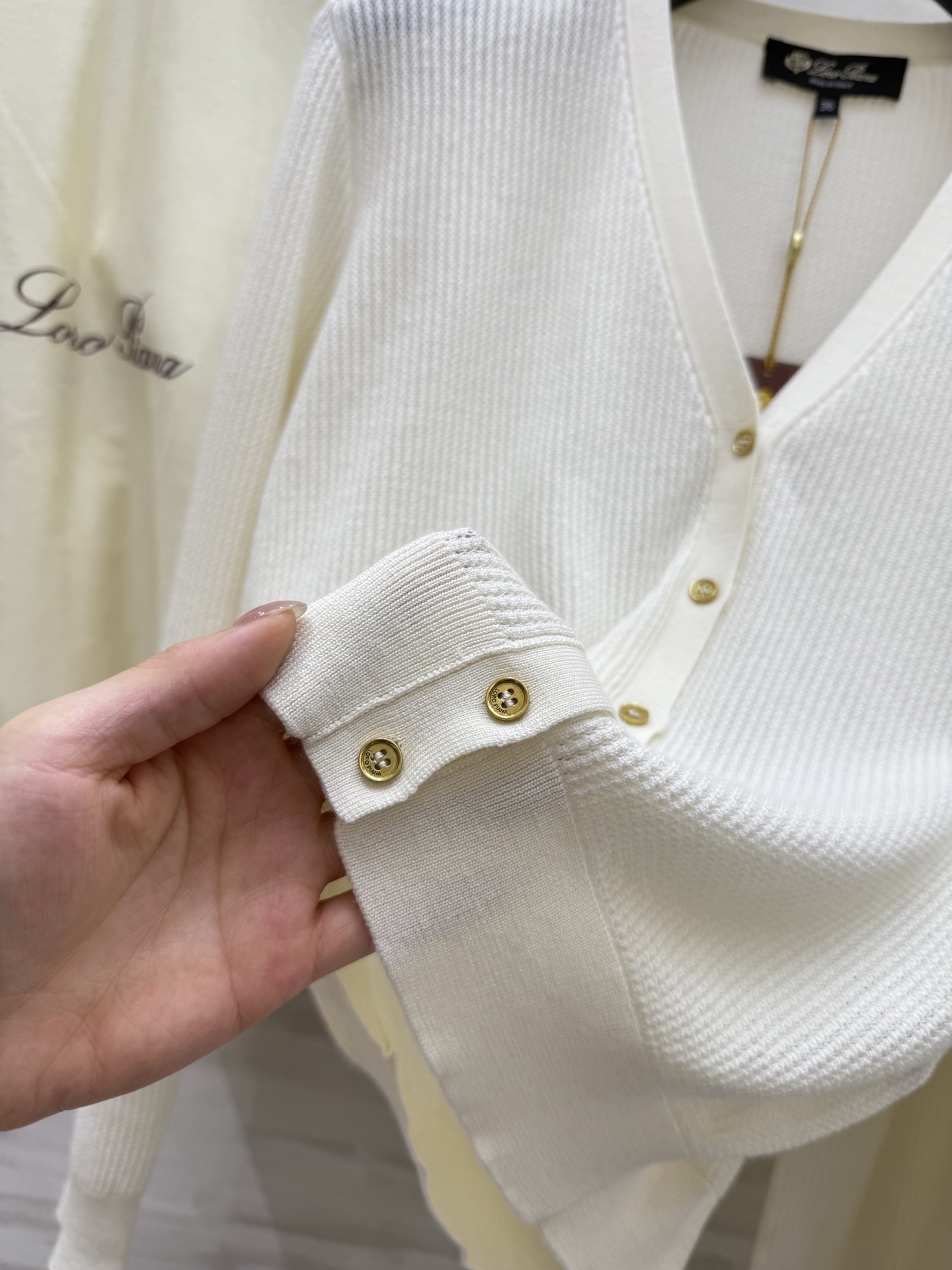 #Loro Pian♡²⁵SS Royal Lightness 纯色桑蚕丝开衫   16针德国进口机挑孔