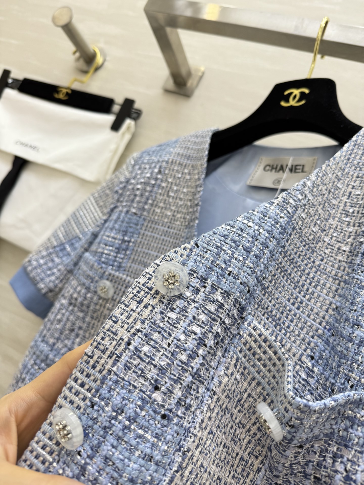 #Chane♡²⁵新款 重工拔毛短袖上衣外套 超级夏天的天蓝色 定制软呢面料轻薄舒适 高品质 现货首发s