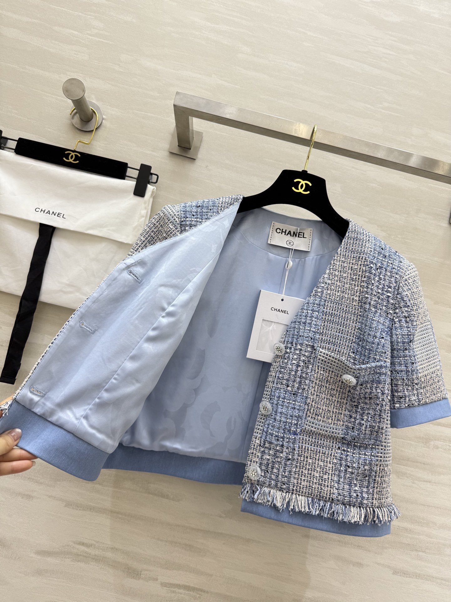 #Chane♡²⁵新款 重工拔毛短袖上衣外套 超级夏天的天蓝色 定制软呢面料轻薄舒适 高品质 现货首发s