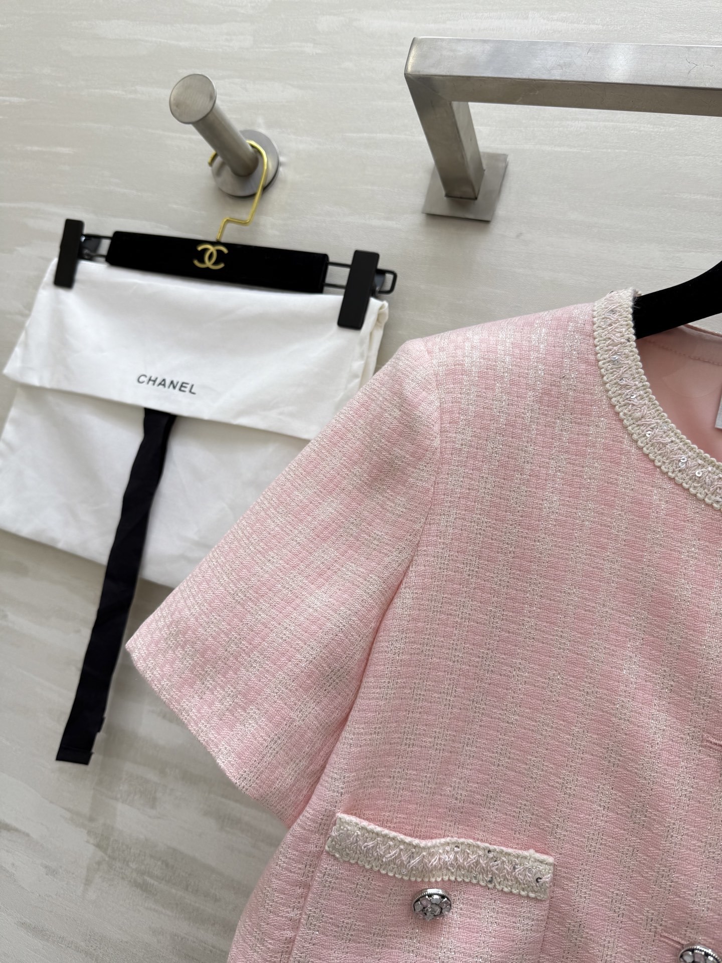 #Chane♡²⁵s新款甜美名媛风短袖上衣 独家开版 定制面料轻薄透气 粉色加银线编织面料颜色上身超级显