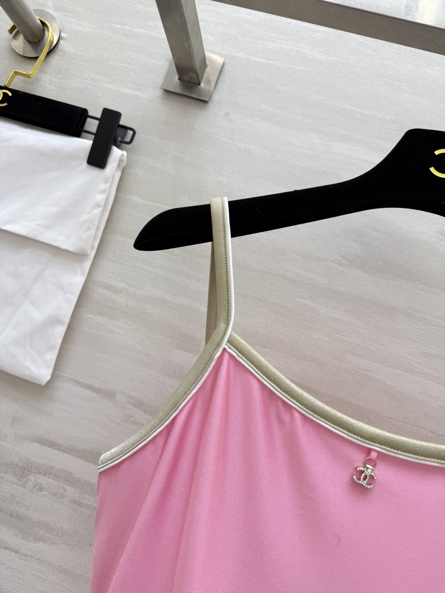 🎶Chane♡²⁵M✨Coco Beach系列 连体泳衣🖤沙滩风穿搭 5G入夏模式 后背满满设计感 高品