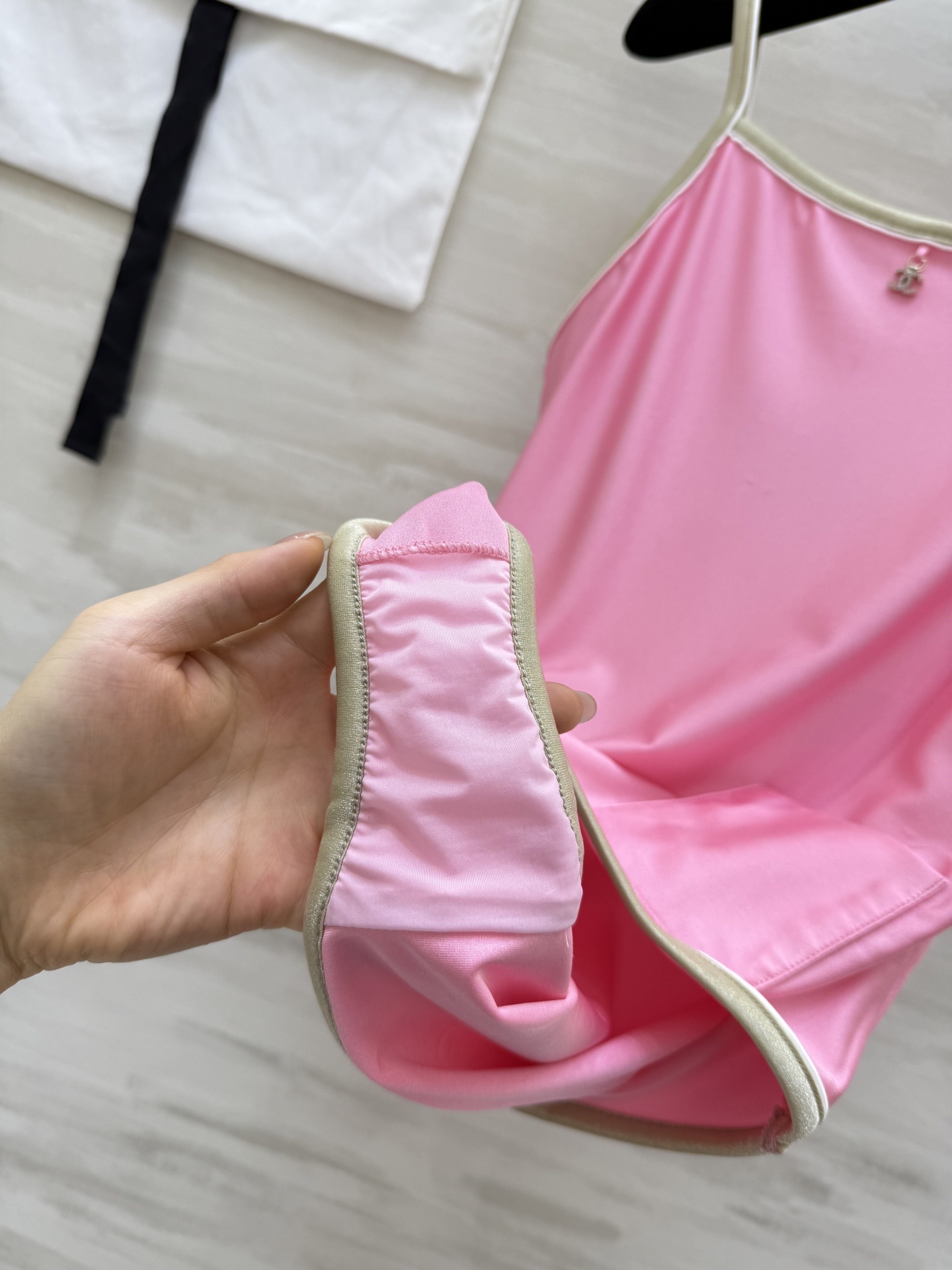 🎶Chane♡²⁵M✨Coco Beach系列 连体泳衣🖤沙滩风穿搭 5G入夏模式 后背满满设计感 高品