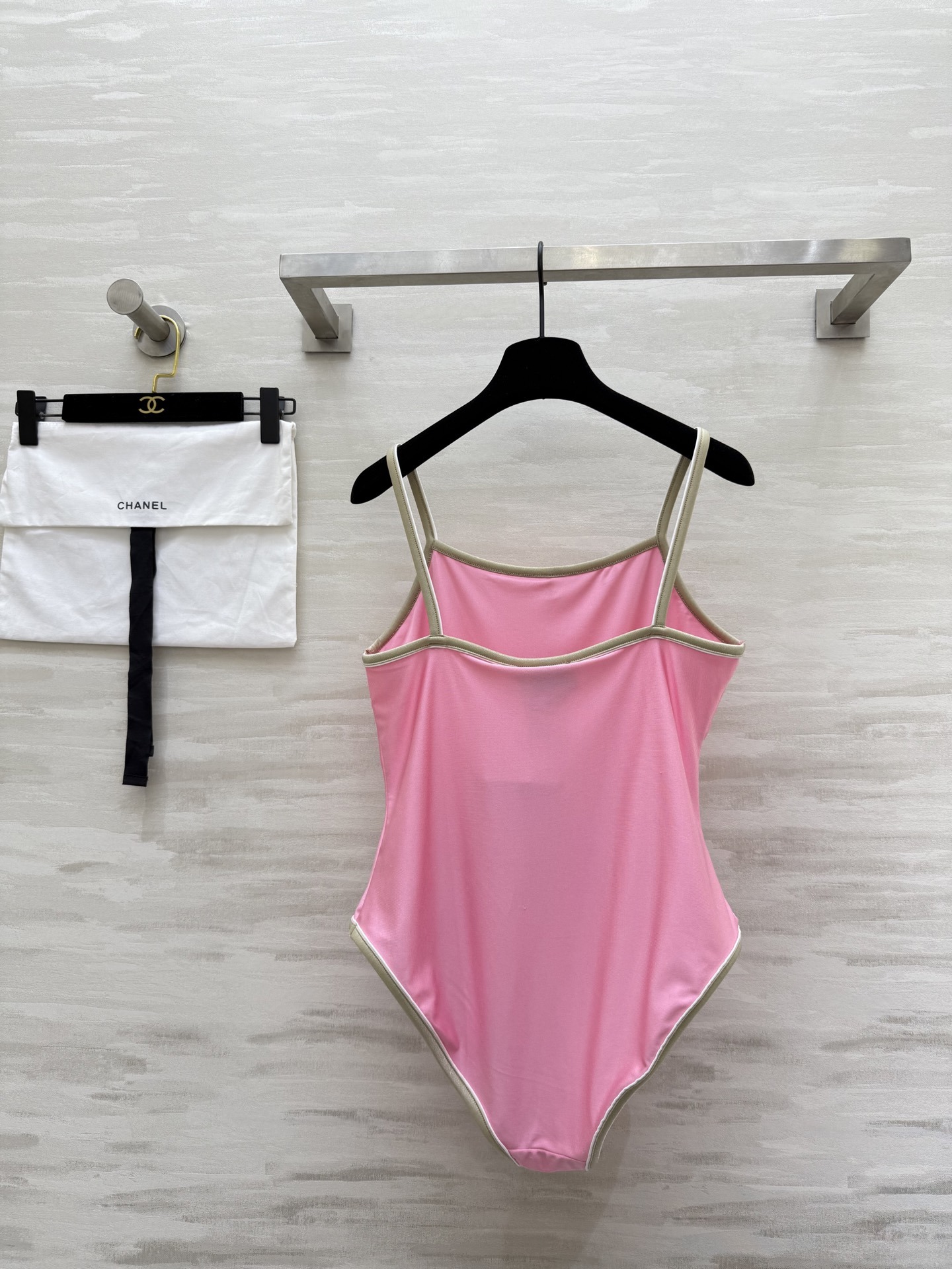 🎶Chane♡²⁵M✨Coco Beach系列 连体泳衣🖤沙滩风穿搭 5G入夏模式 后背满满设计感 高品