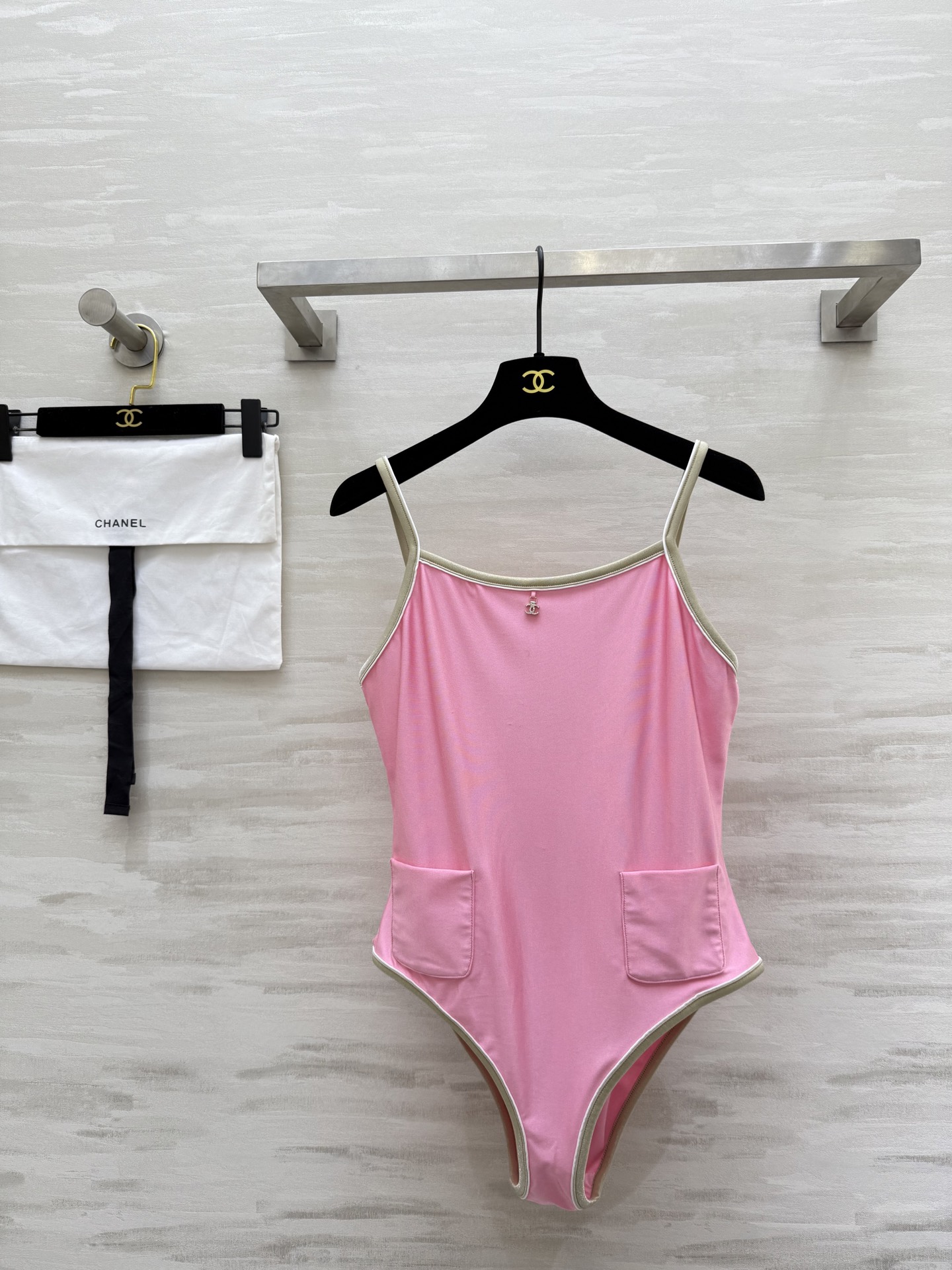 🎶Chane♡²⁵M✨Coco Beach系列 连体泳衣🖤沙滩风穿搭 5G入夏模式 后背满满设计感 高品