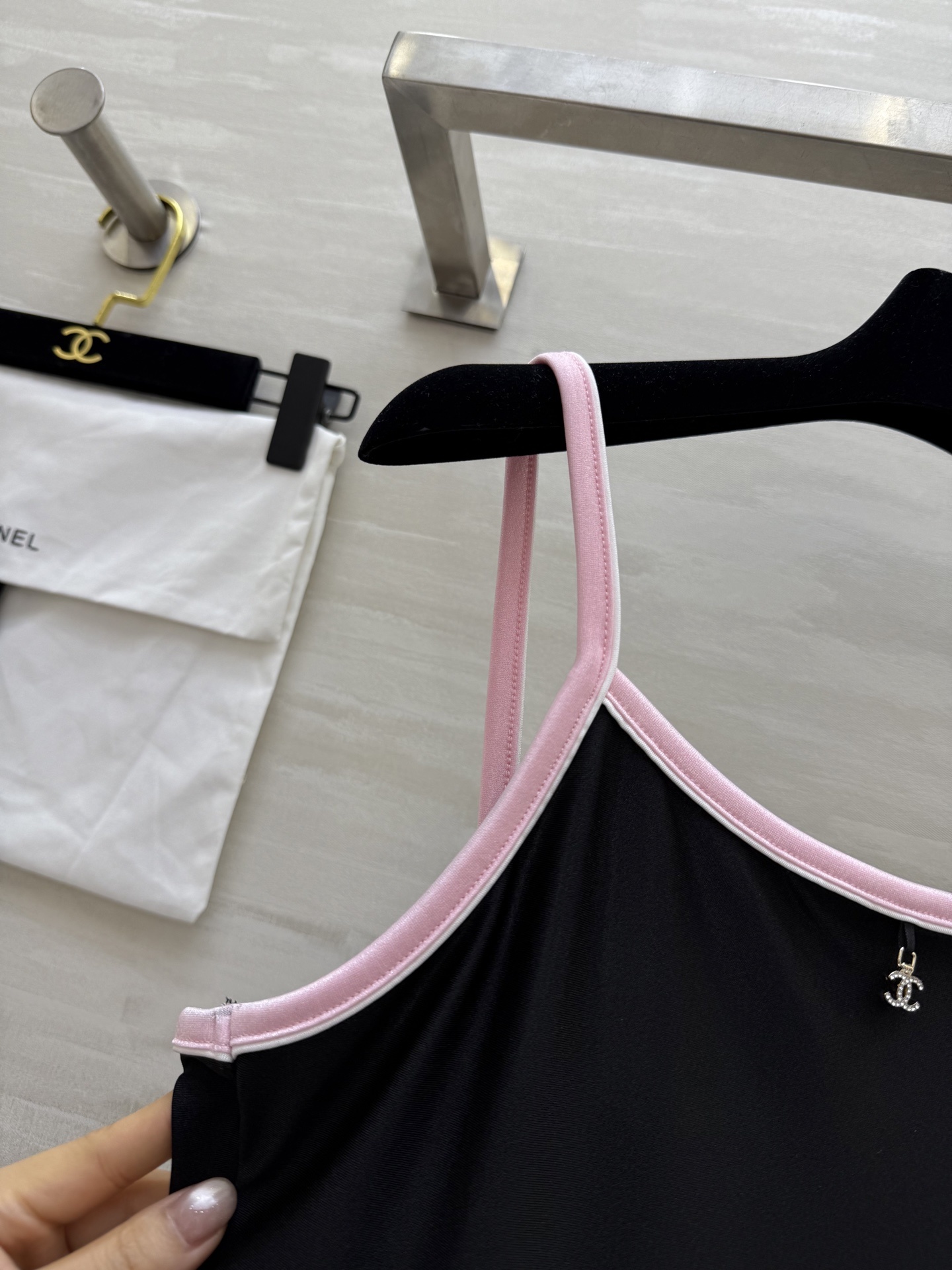 🎶Chane♡²⁵M✨Coco Beach系列 连体泳衣🖤沙滩风穿搭 5G入夏模式 后背满满设计感 高品