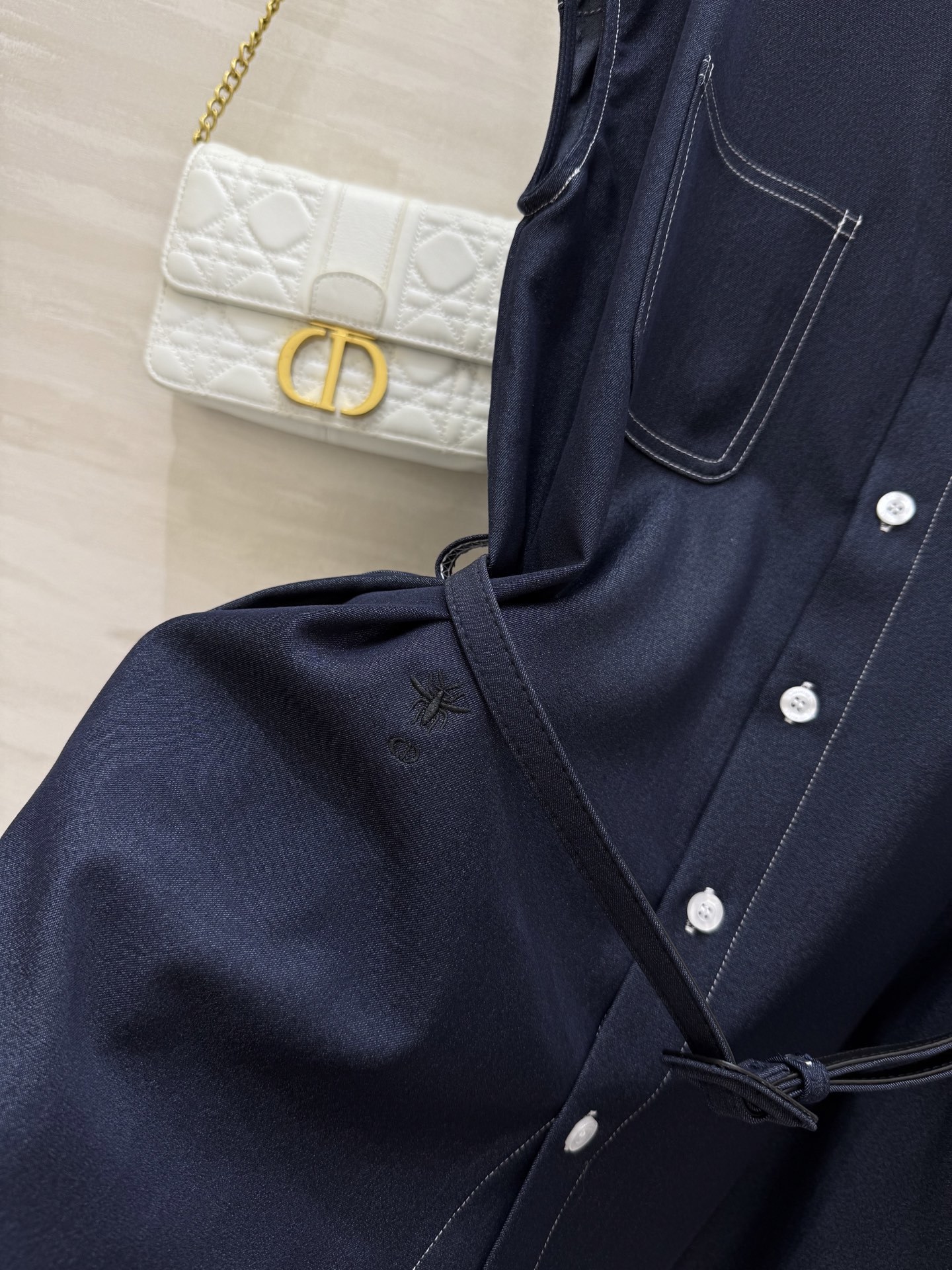 #DIO♡²⁵新款 天丝牛仔套装 这一套Look真的是各种场合都百搭 不管是通勤或者日常度假都OK 休闲