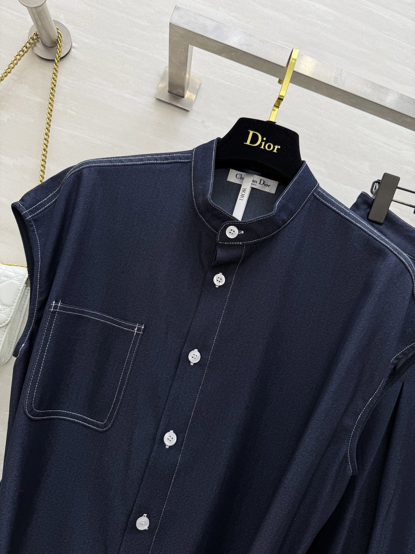 #DIO♡²⁵新款 天丝牛仔套装 这一套Look真的是各种场合都百搭 不管是通勤或者日常度假都OK 休闲