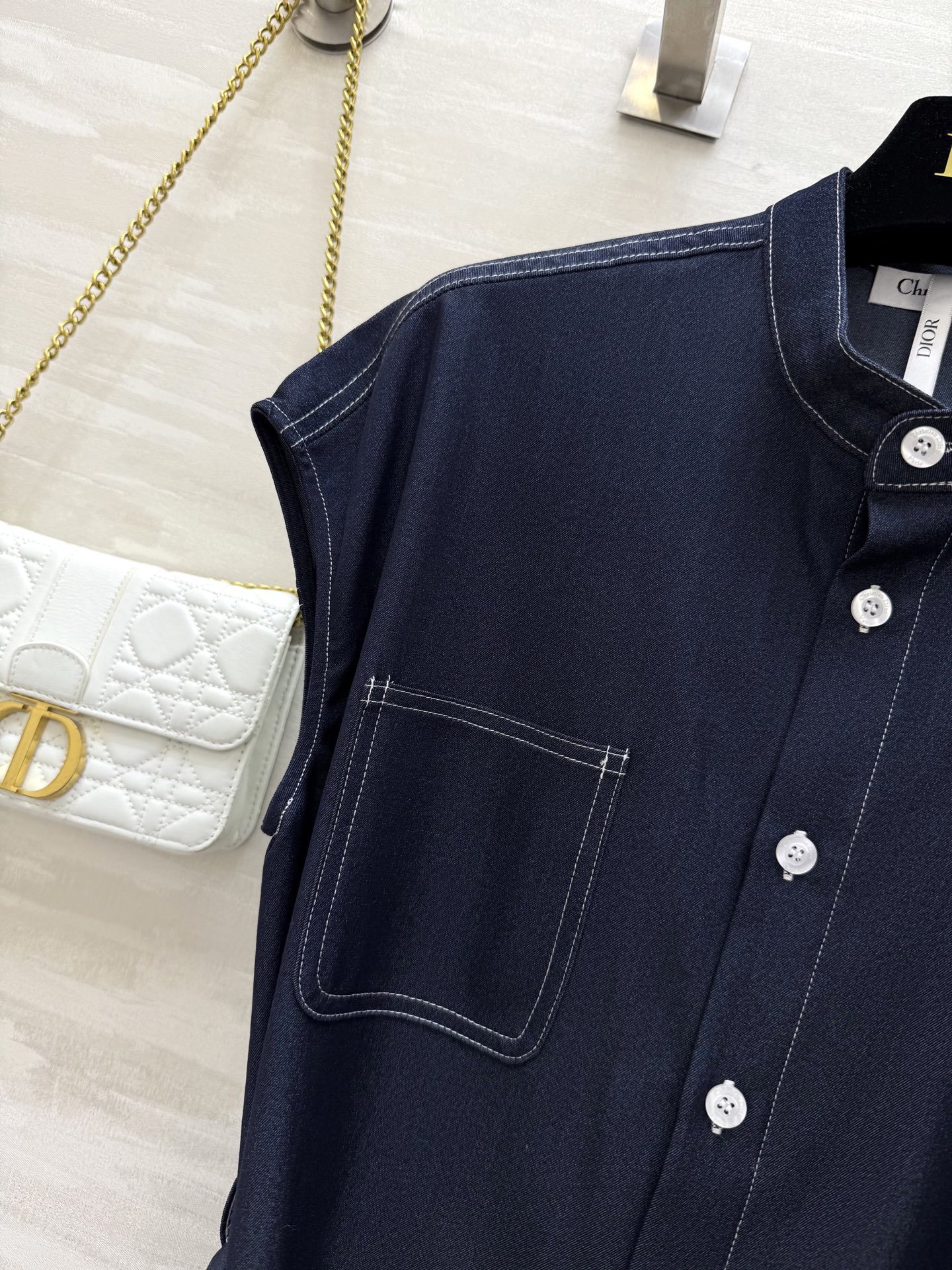 #DIO♡²⁵新款 天丝牛仔套装 这一套Look真的是各种场合都百搭 不管是通勤或者日常度假都OK 休闲