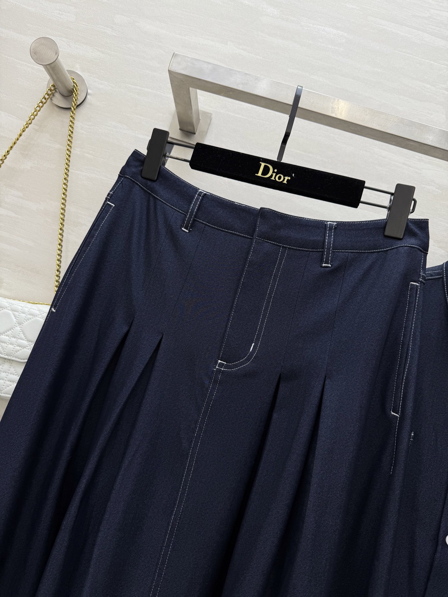 #DIO♡²⁵新款 天丝牛仔套装 这一套Look真的是各种场合都百搭 不管是通勤或者日常度假都OK 休闲