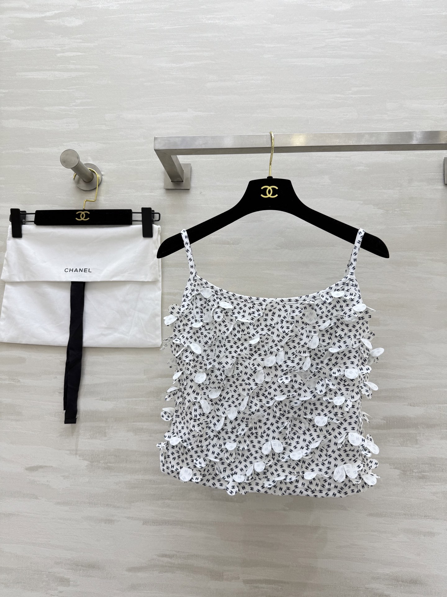 #Chane♡²⁵CoCoBeach 爆款吊带 超显身材 滿滿的立體小花朵 細節控必入 高品质定制 现货