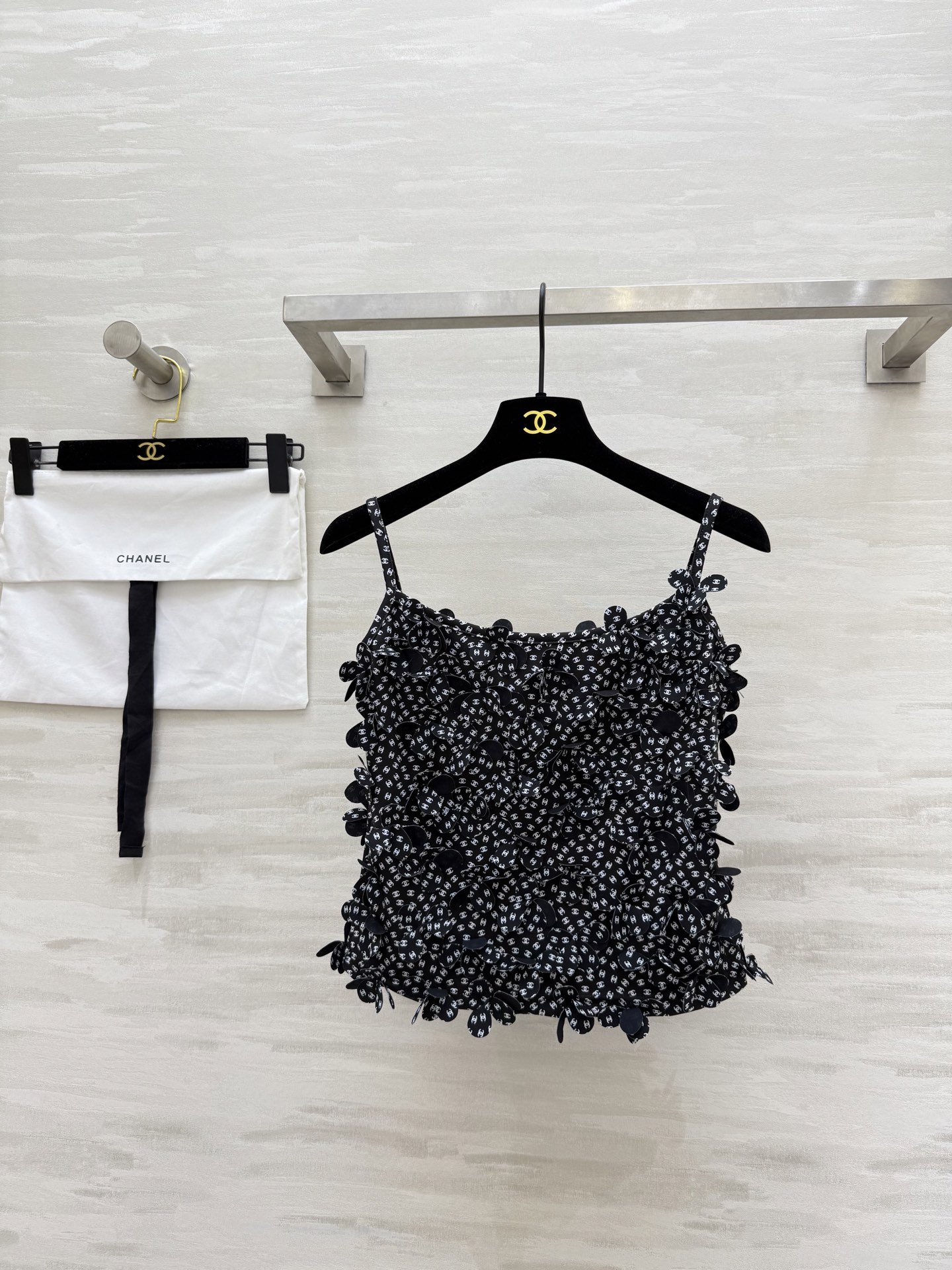 #Chane♡²⁵CoCoBeach 爆款吊带 超显身材 滿滿的立體小花朵 細節控必入 高品质定制 现货