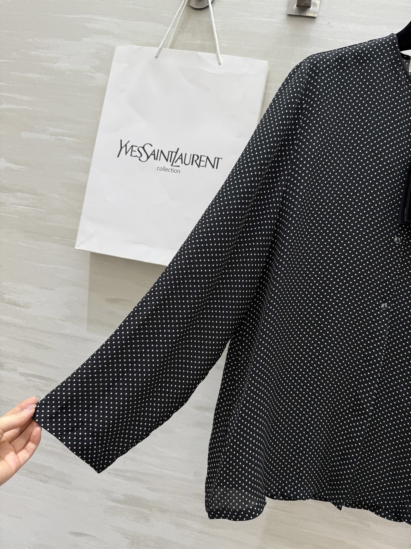 #ysl²⁵新款真丝波点衬衣 高品质定制 现货首发size:S/M/L/XL(M码肩宽:39,胸围:10