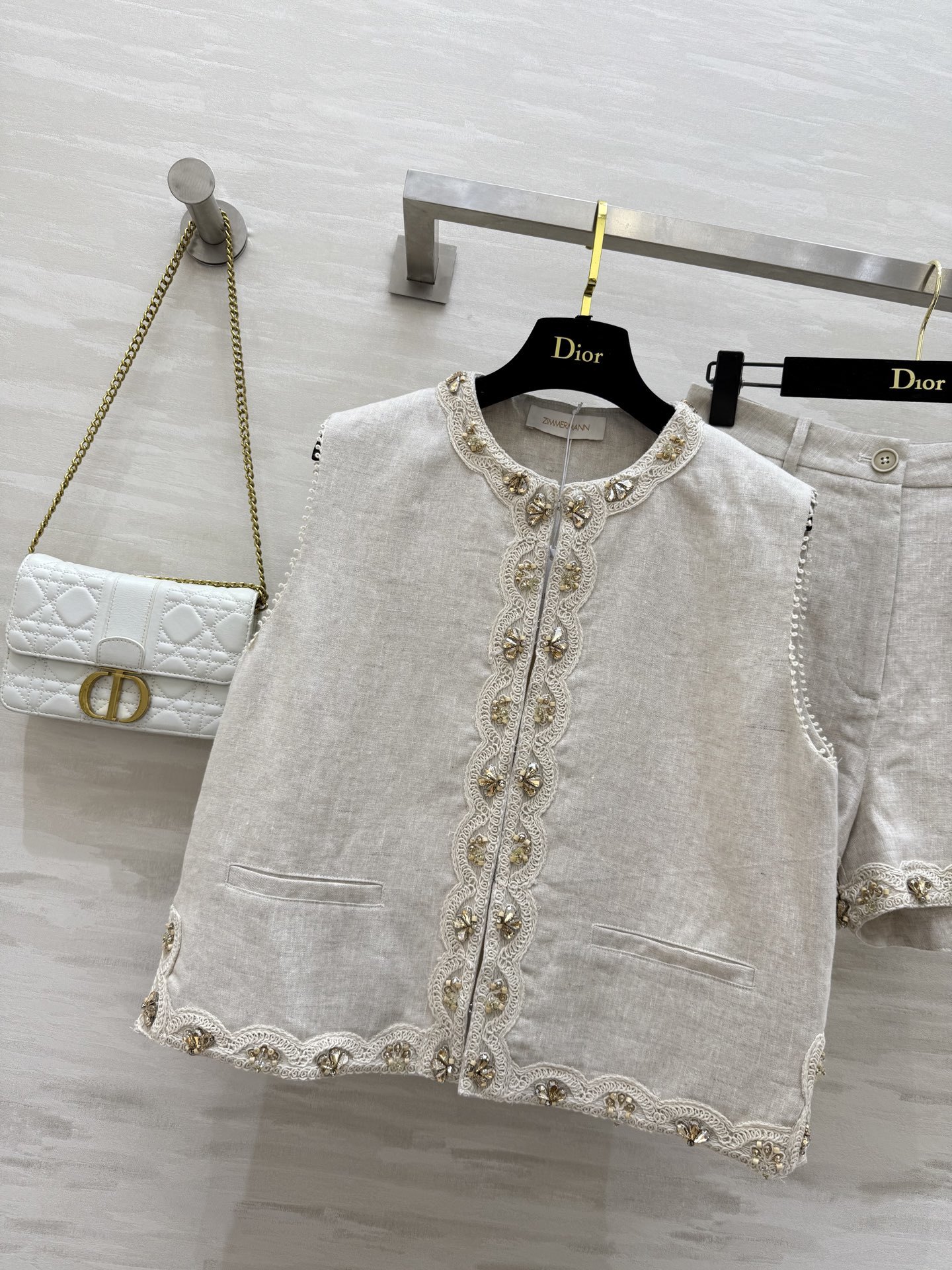 #zimm²⁵新款度假系列 水钻花边装饰镶边套装 一套上身精致高级气质感 重工编织织带镶边设计 马甲上衣